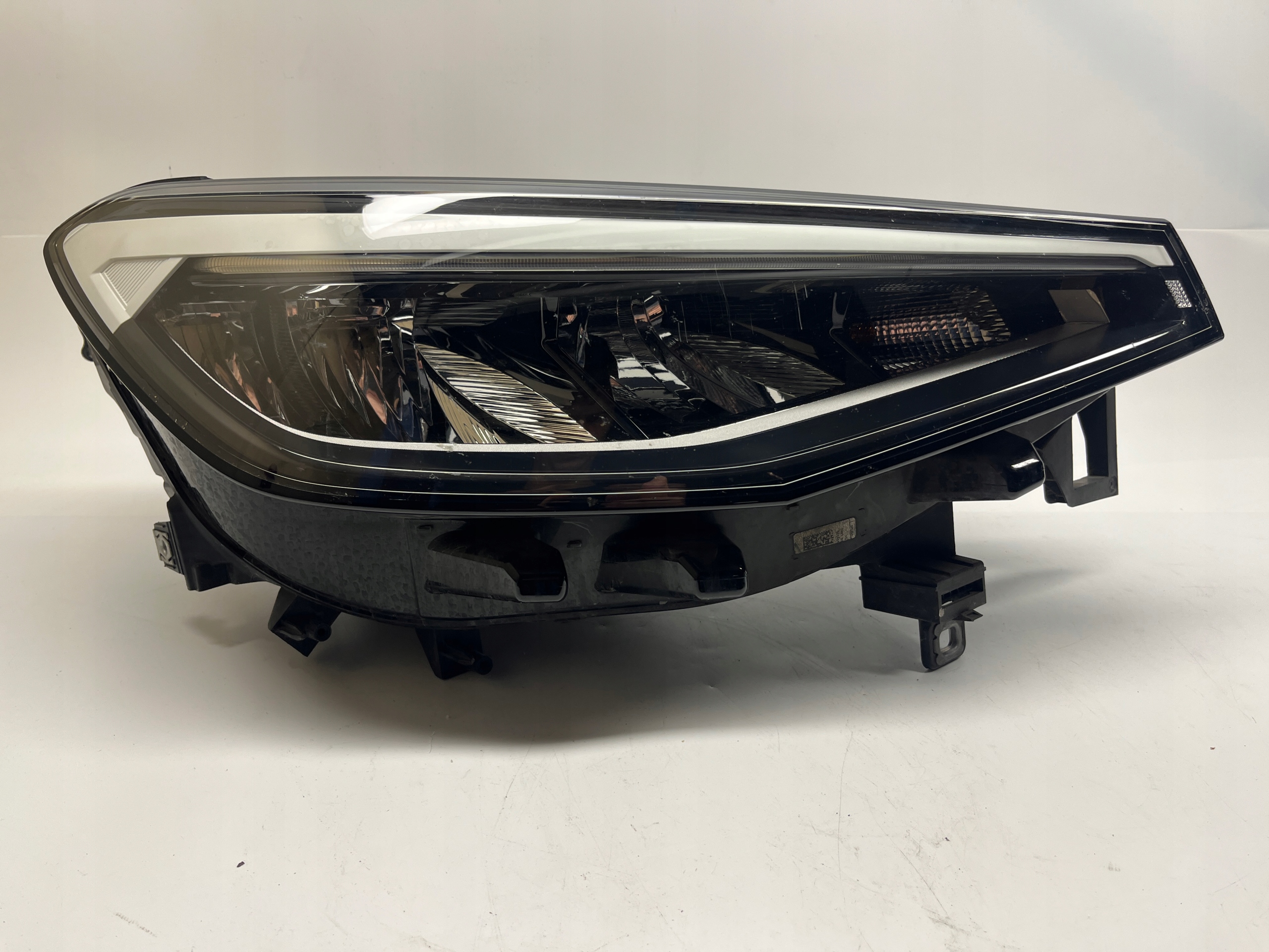 Volkswagen ID4 ID.4 Reflektor Prawy Lampa Przednia Led 11B941006A