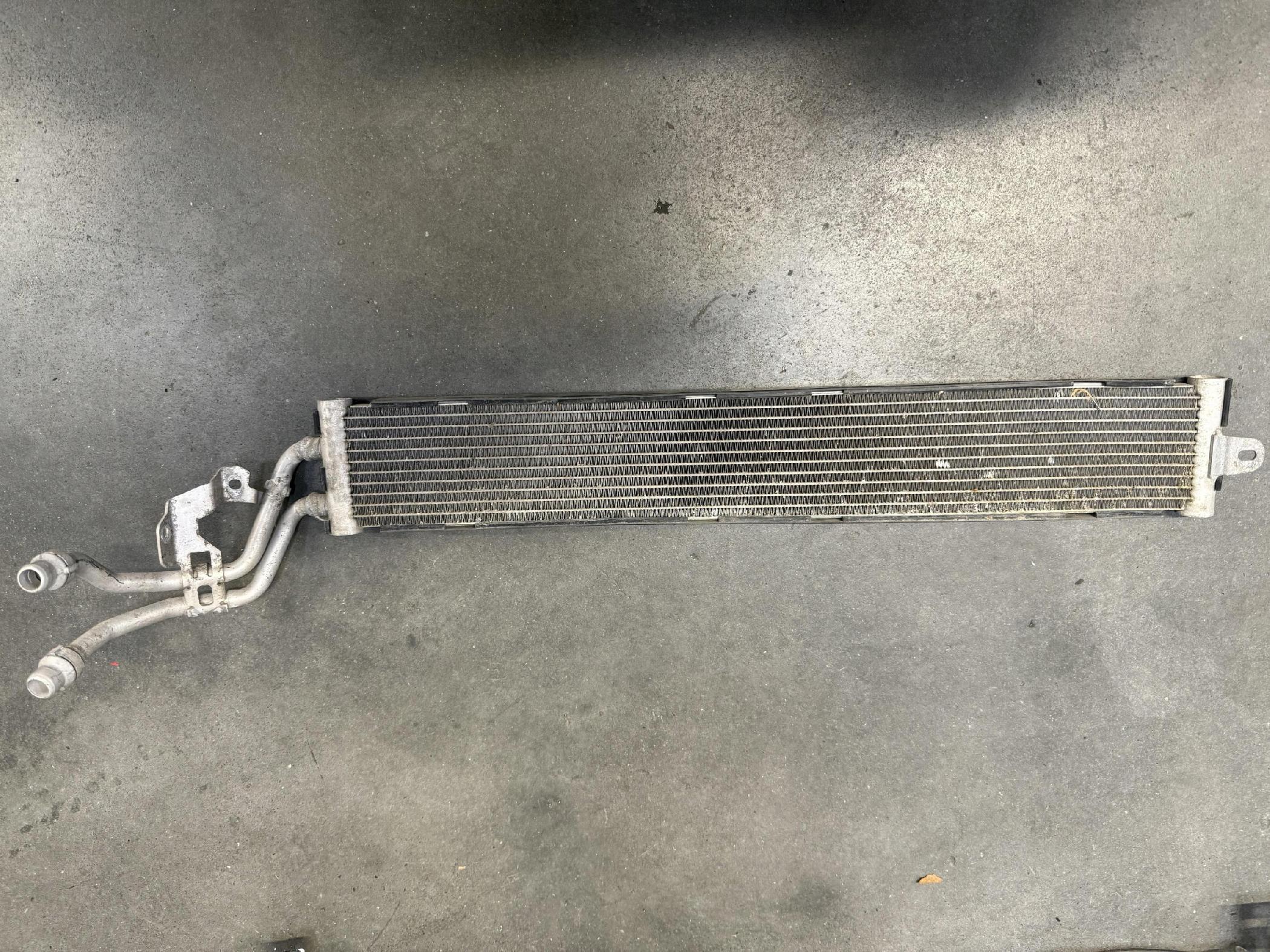 VW GOLF VII GTE INTERCOOLER CHŁODNICA POWIETRZA 5Q0121251GH