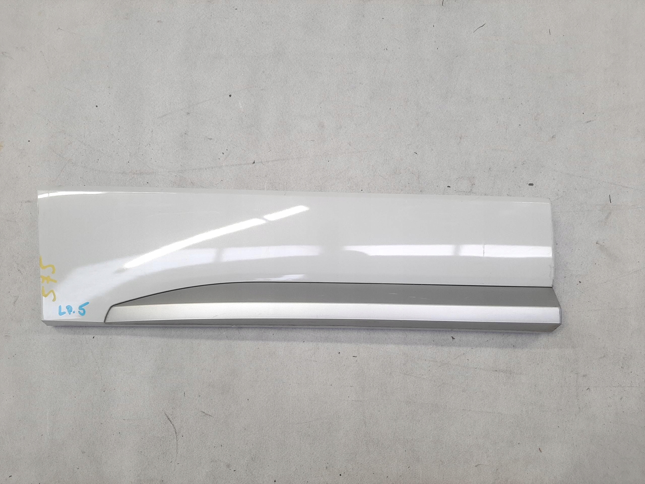 SEAT ATECA LISTWA DRZWI DRZWIOWA PRAWY TYŁ 575854950J