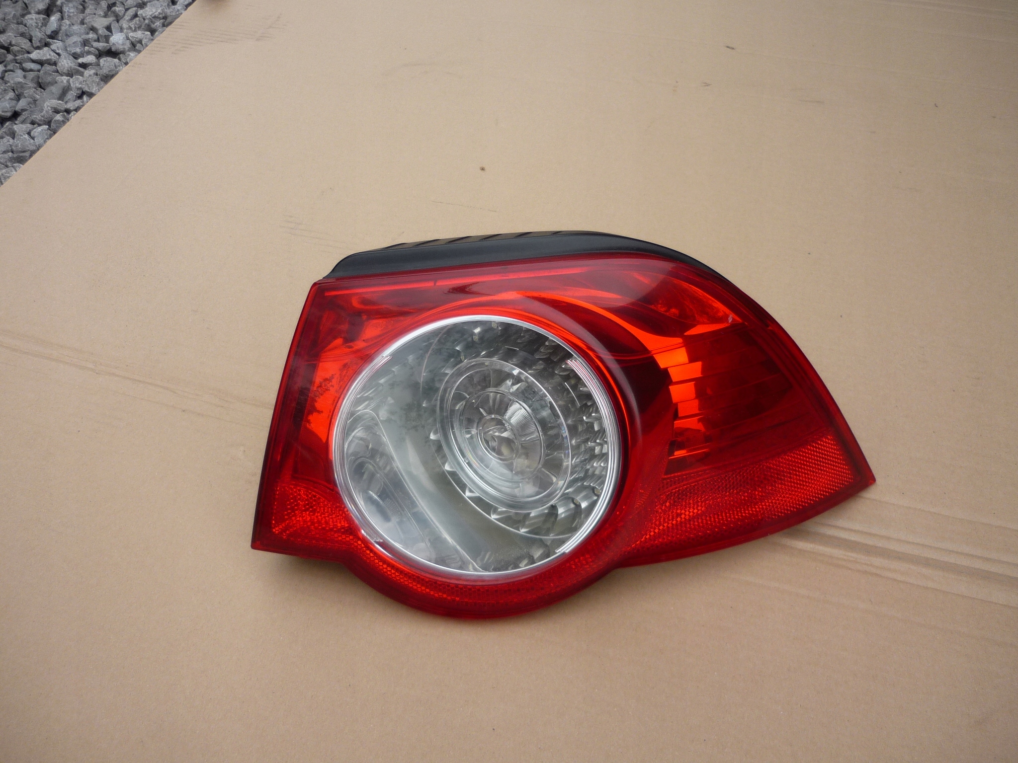 VW EOS LAMPA TYŁ PRAWA 1Q0945096