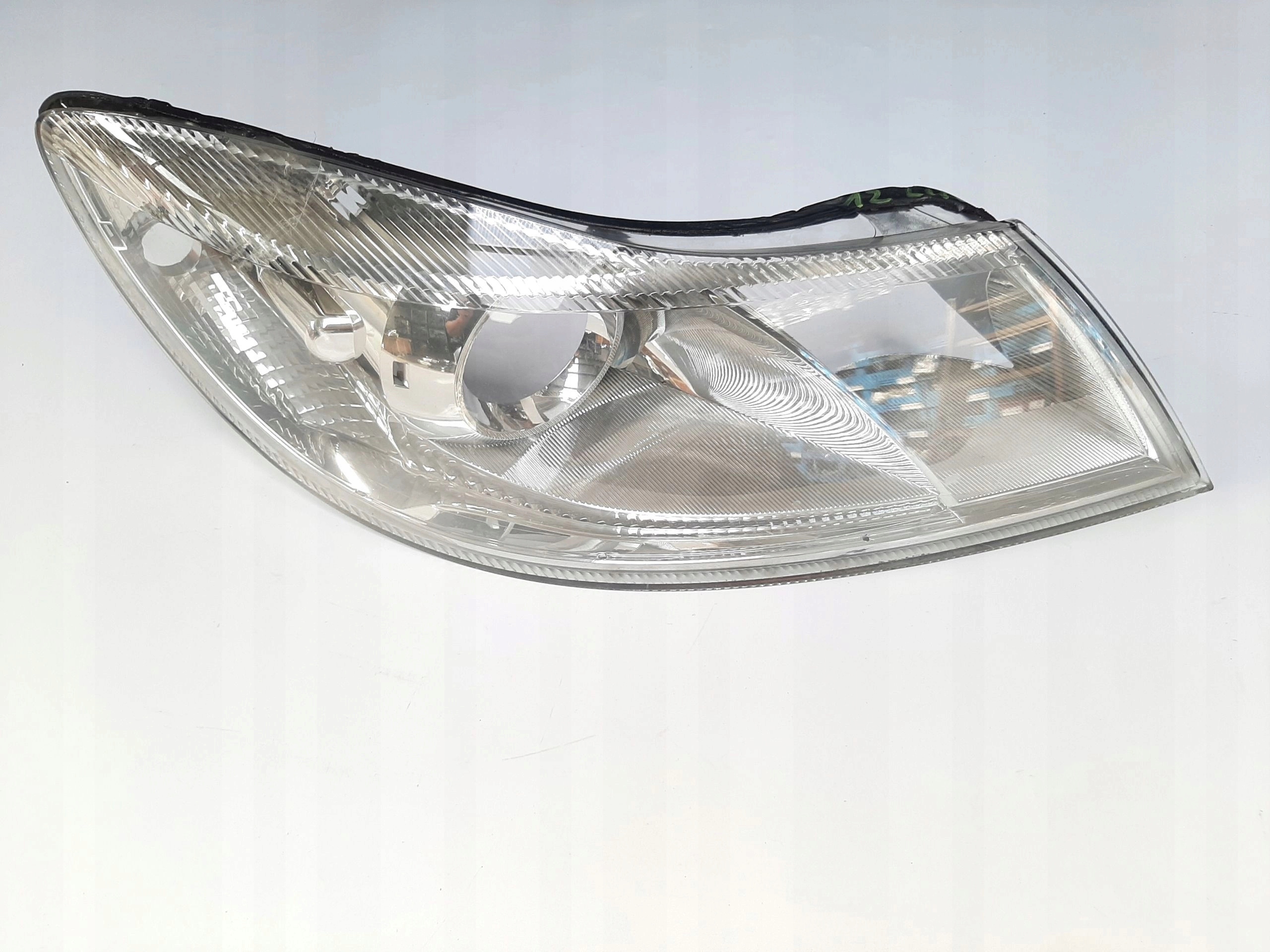 SKODA OCTAVIA Szkło Reflektora Prawe 1Z LIFT