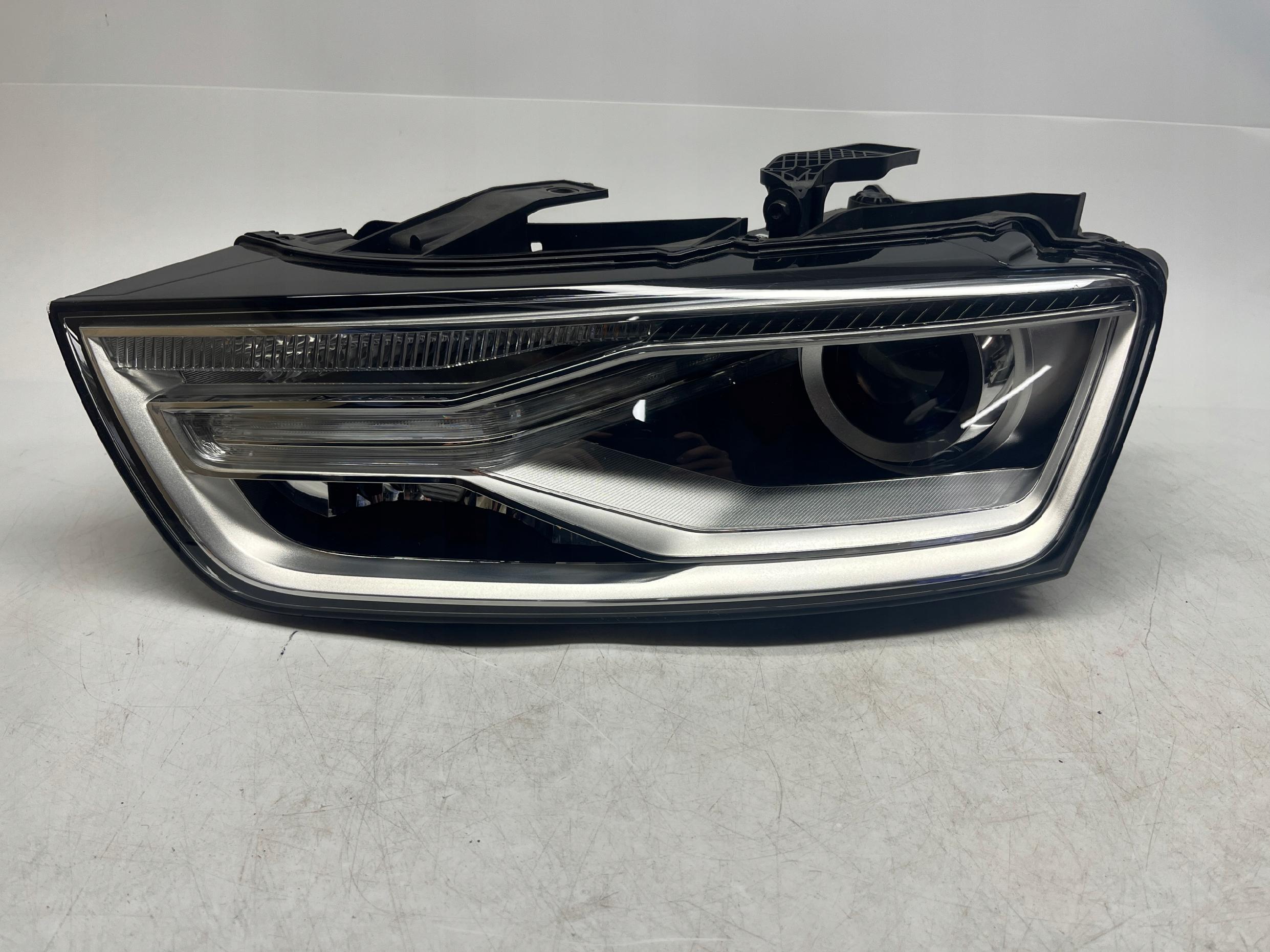 AUDI Q3 RSQ3 REFLEKTOR LAMPA LEWY PRAWA XENON 8U0941005D 8U0941043D