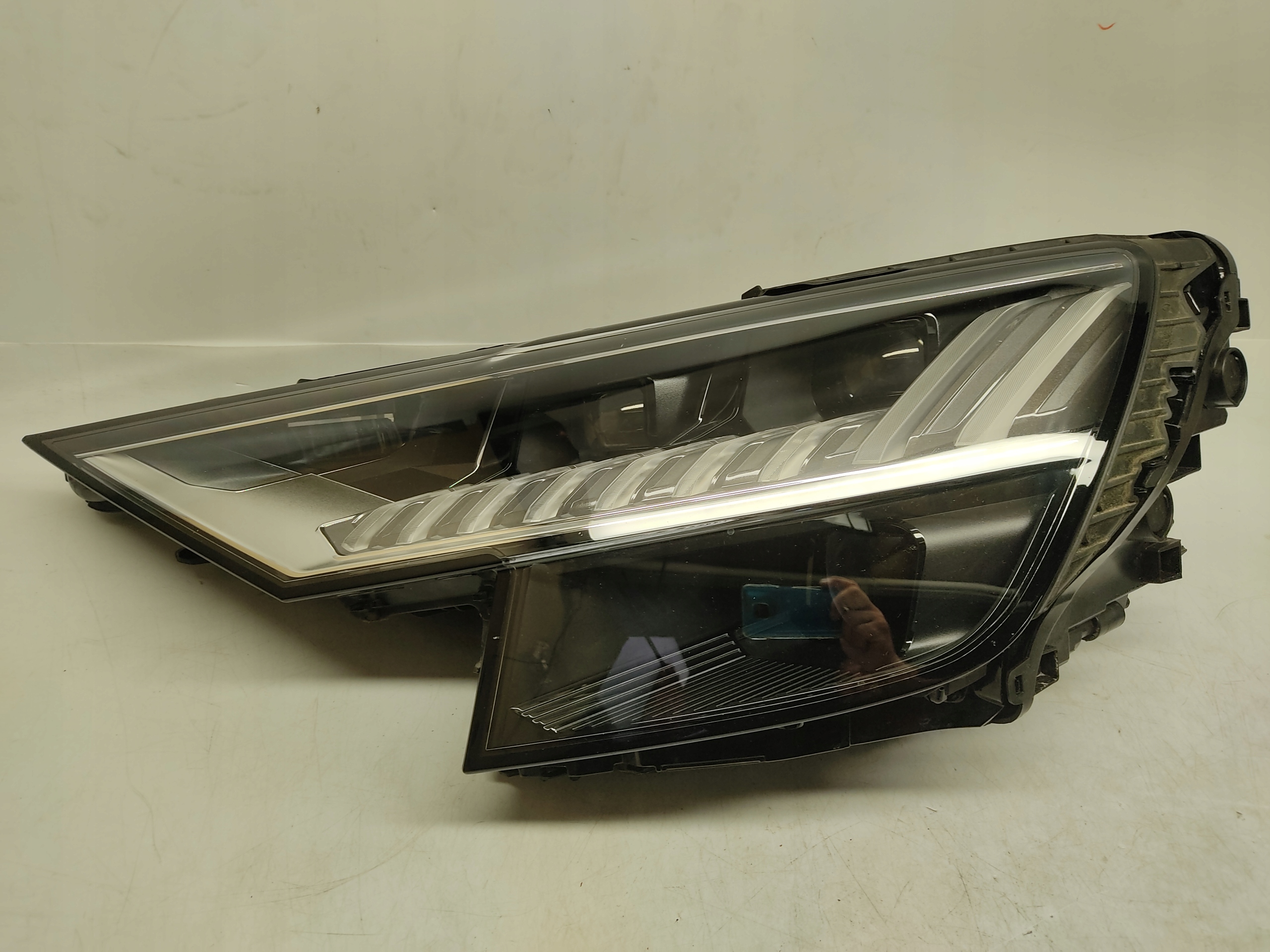 AUDI RSQ8 REFLEKTOR LAMPA LEWY PRZÓD LED MATRIX 4M8941035