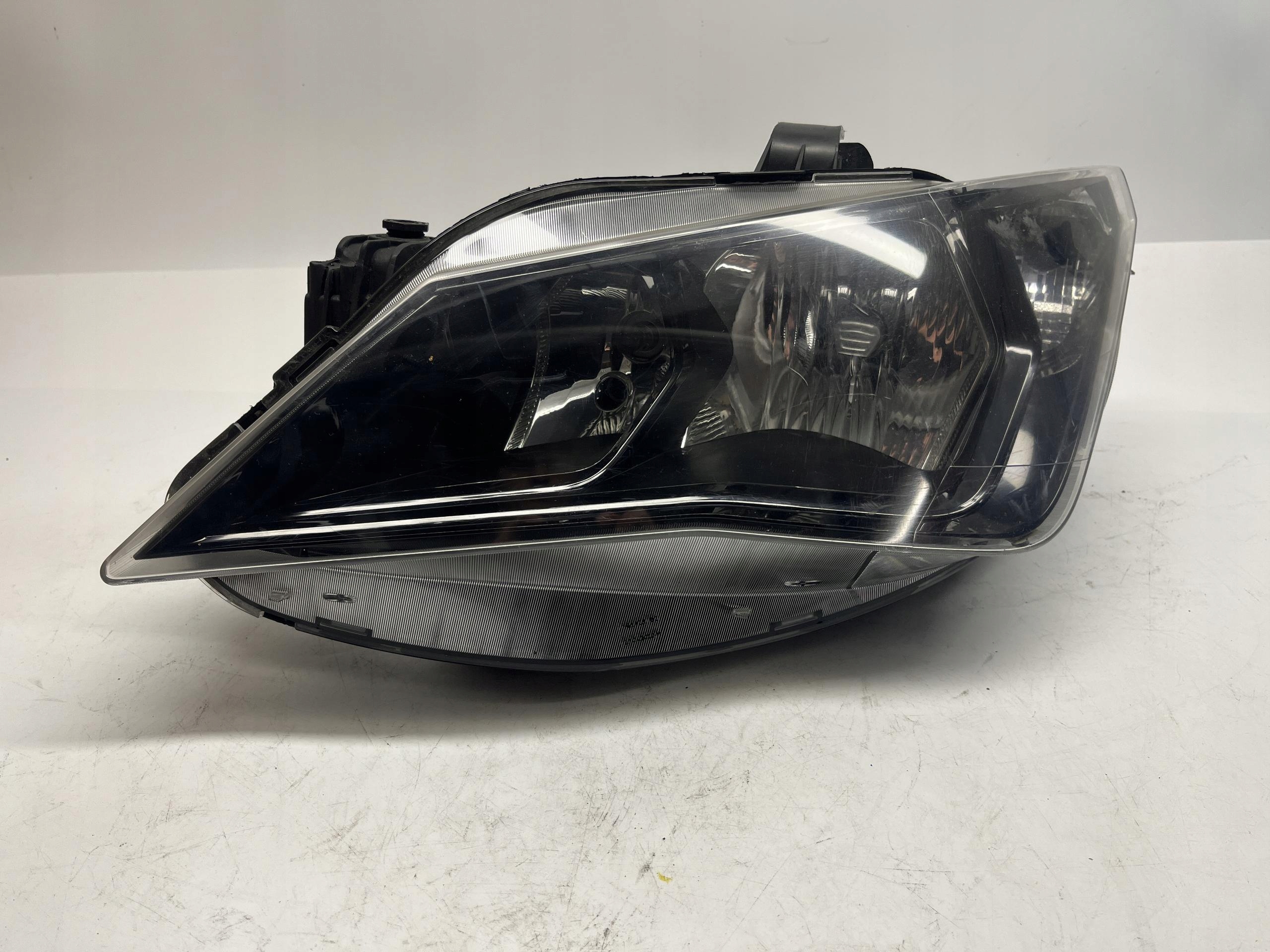 SEAT IBIZA Reflektor Lampa Lewa 6J1941033F