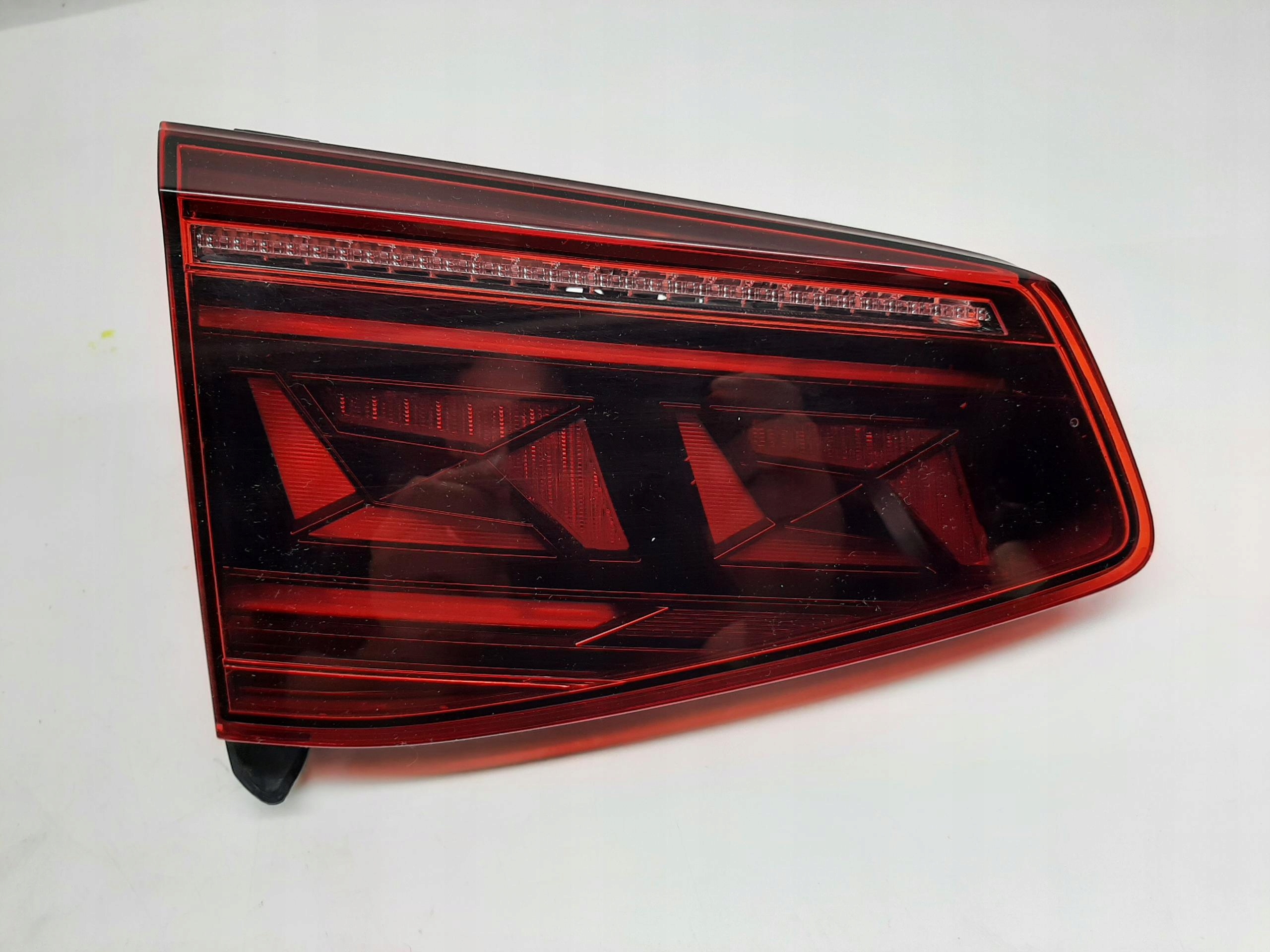 VW PASSAT B8 KOMBI LAMPA LEWA TYLNA TYŁ KLAPY LED 3G9945307N