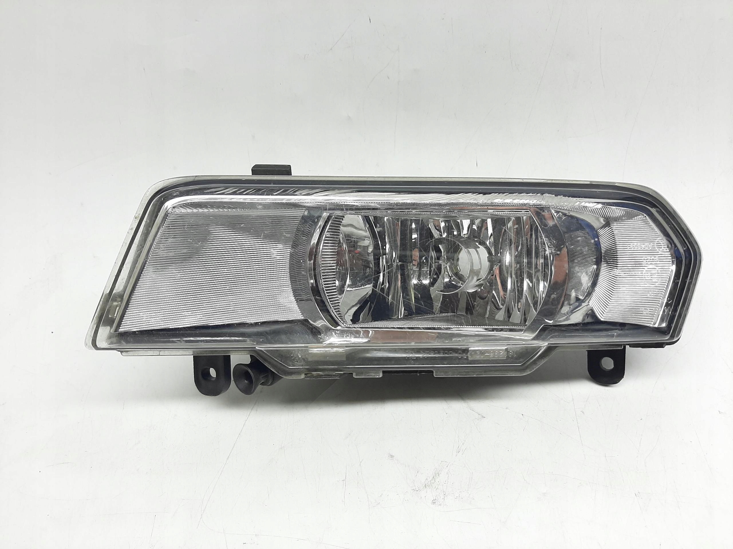 SKODA YETI LIFT HALOGEN LAMPA PRZECIWMGIELNA PRAWY PRAWA 5L0941700