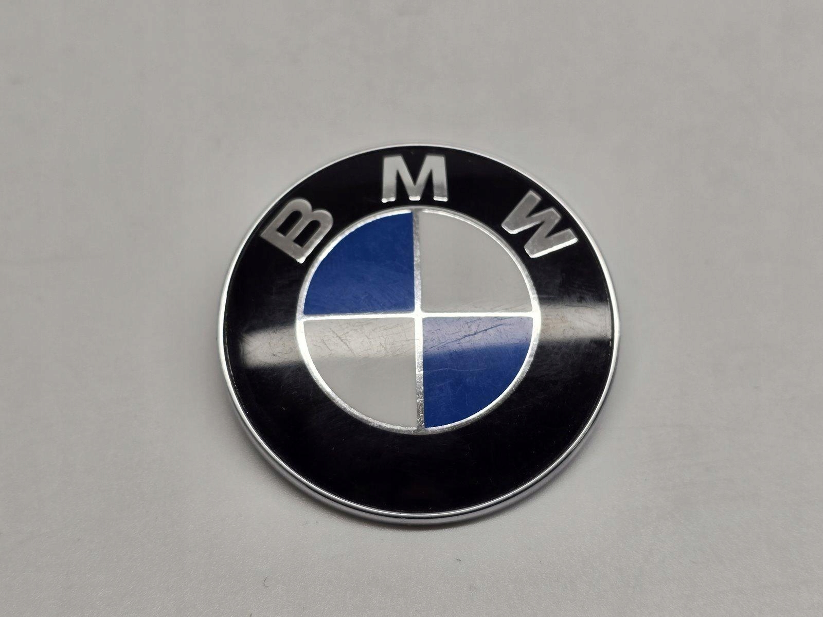 BMW 3 E36 EMBLEMAT LOGO ZNACZEK 8164924
