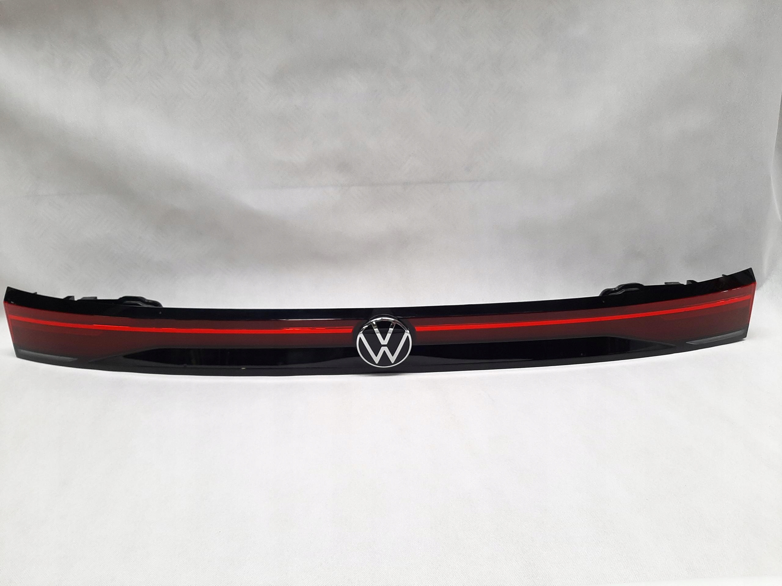 VW PASSAT B9 VARIANT BLENDA LAMPA KLAPY TYŁ LED 3J0945093