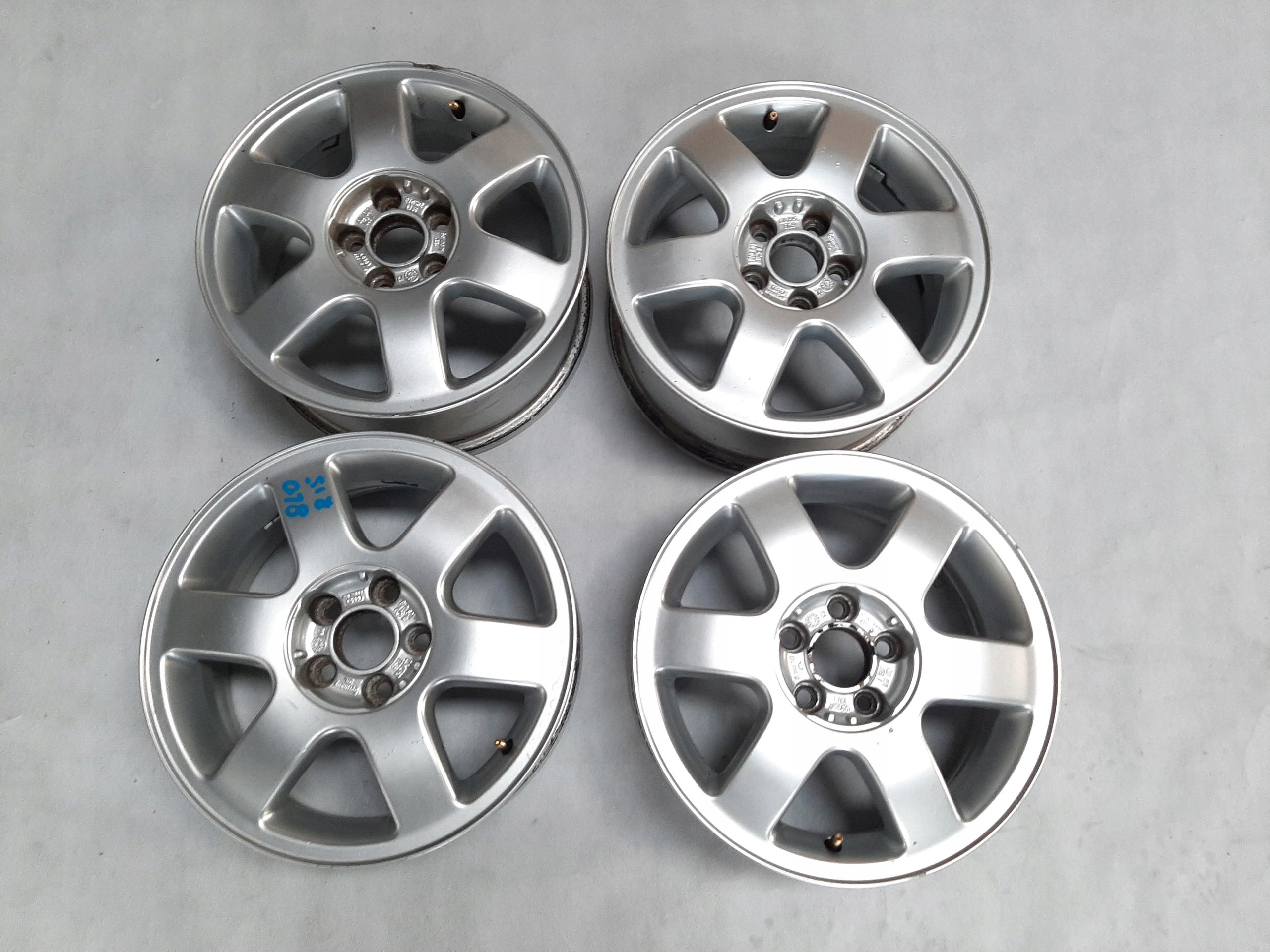AUDI A3 8L FELGI ALUMINIOWE R15 6J ET 38 5x100 8L0601025F