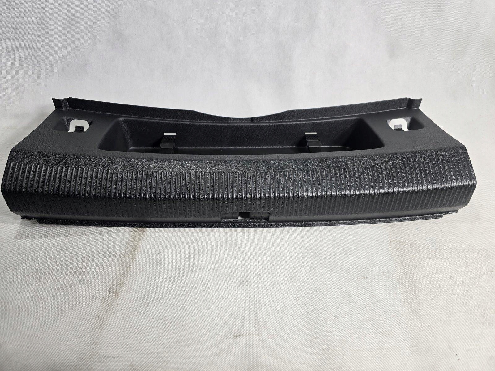 VW JETTA V OSŁONA PASA TYLNEGO TYŁ 1K5863459M 1K5863459N 1K5863459R