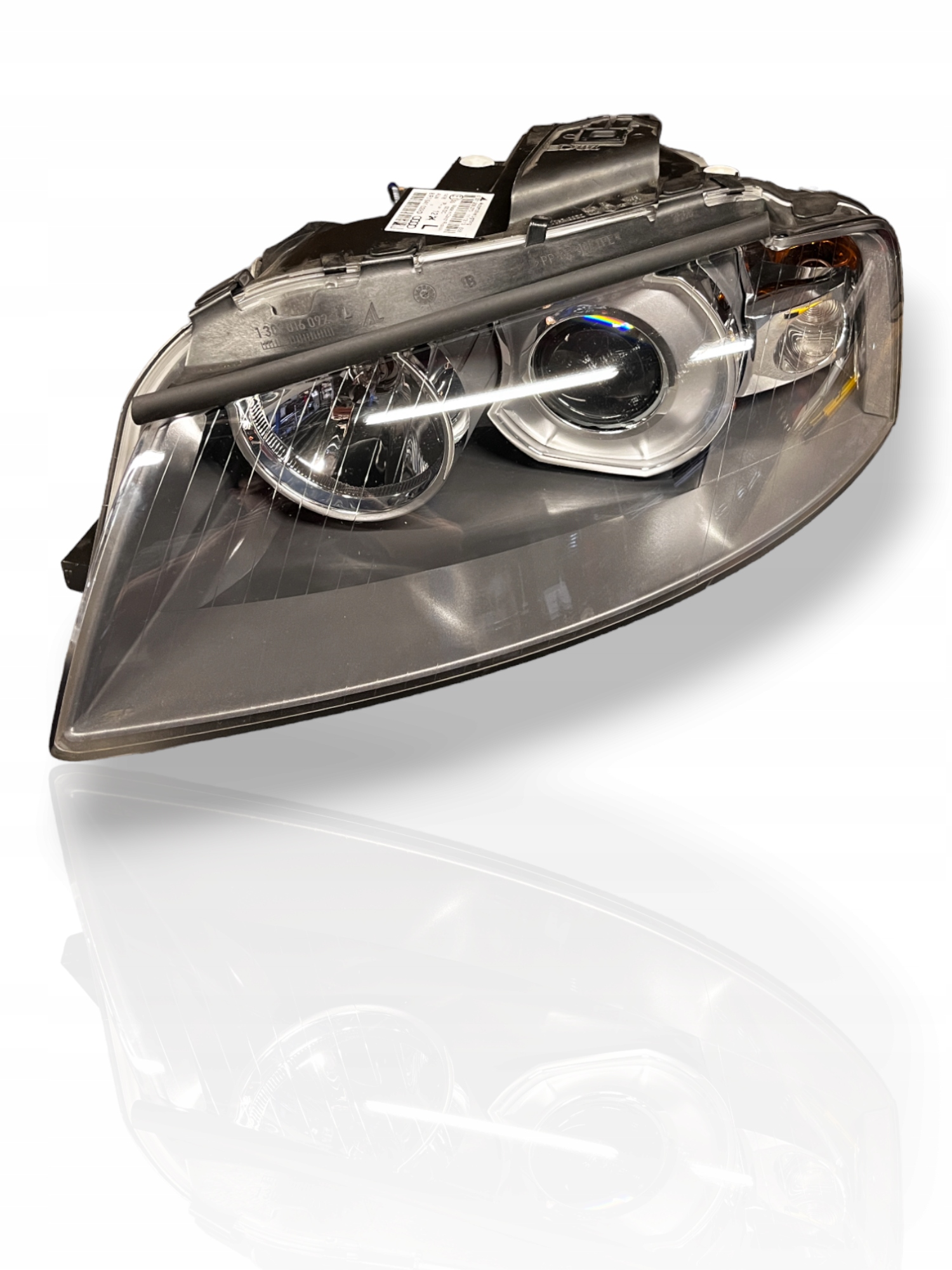 AUDI A3 S3 REFLEKTOR LEWA 8P0941029M D xenon valeo 8P0941029D 03/08
