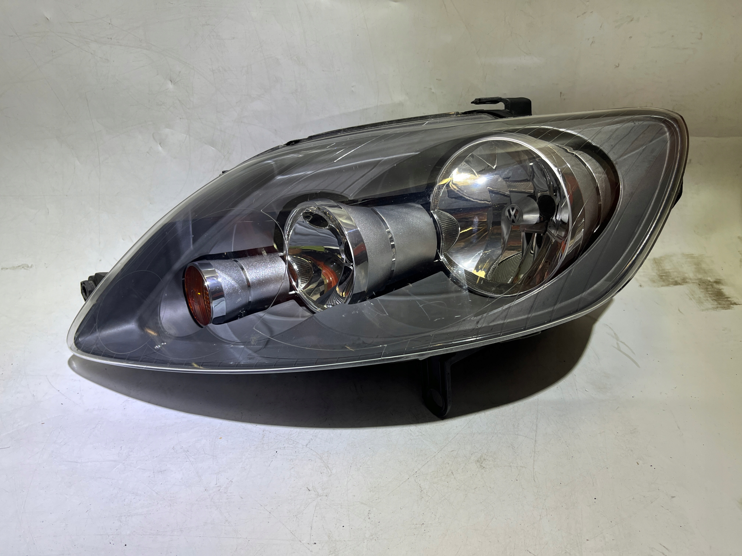 VOLKSWAGEN GOLF V PLUS REFLEKTOR PRZÓD LAMPA PRZEDNIA LEWA 5M1941005D