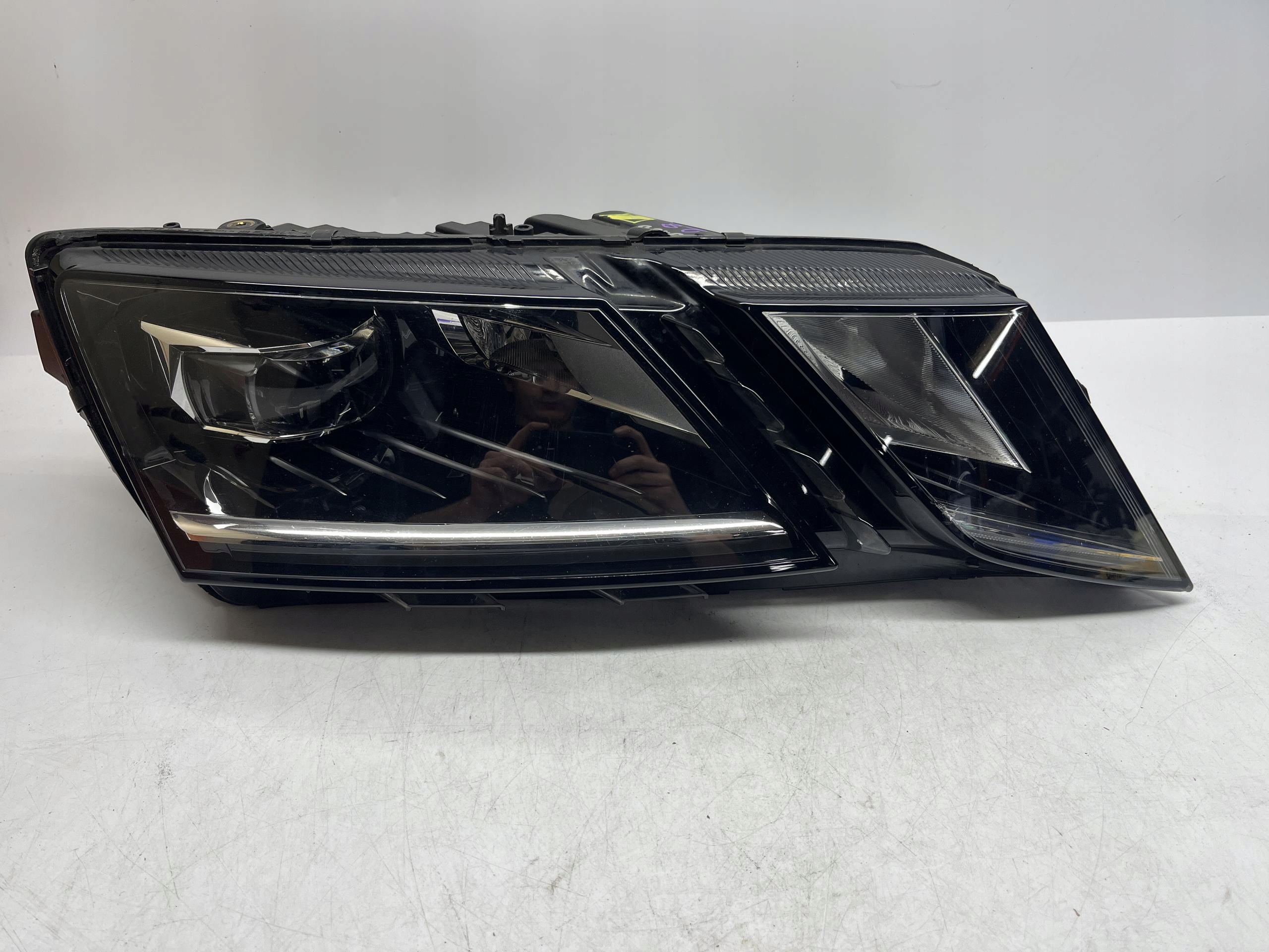 SKODA Octavia Reflektor Lampa Przód PRAWY LED 5E1941016D