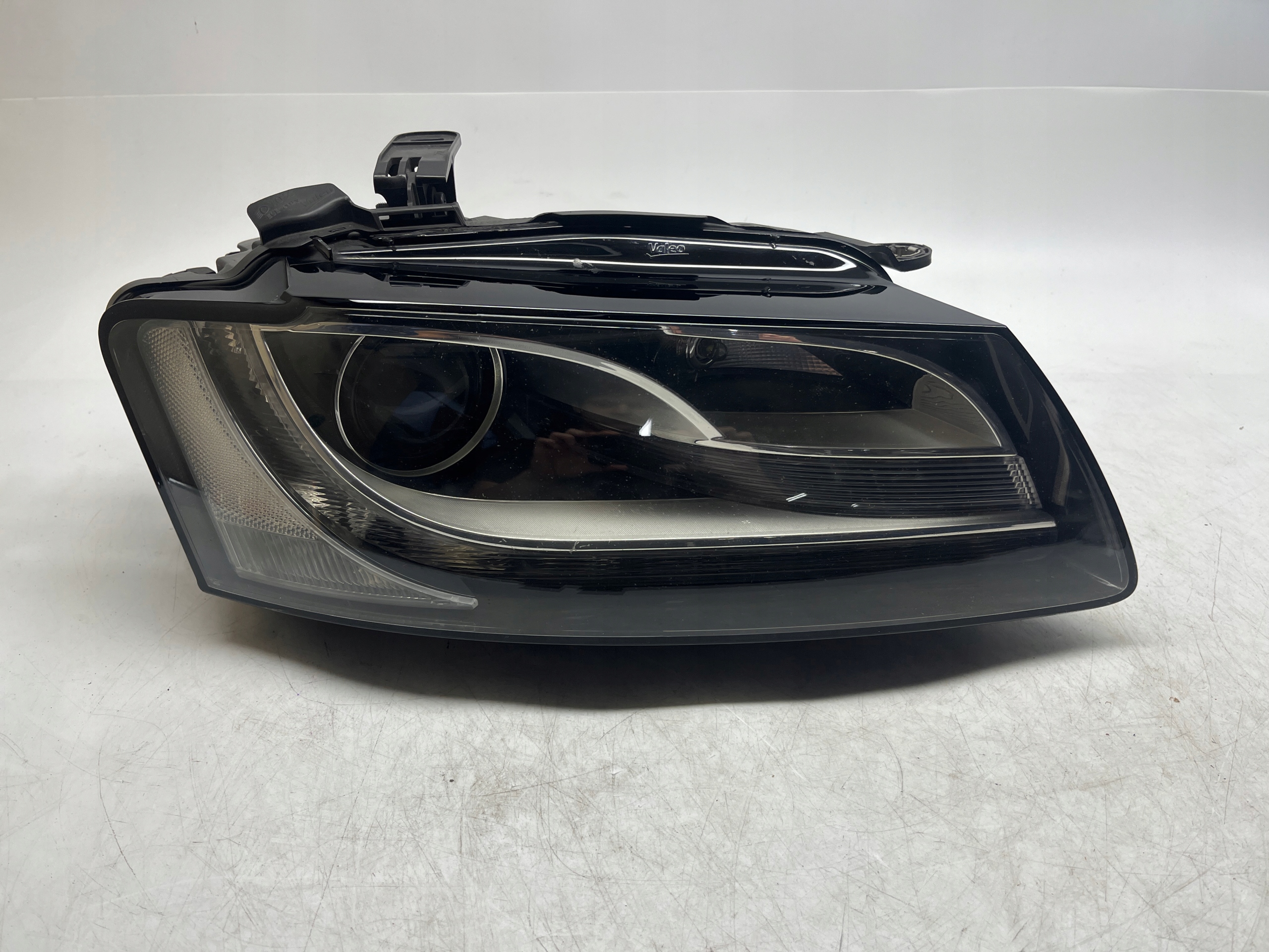 AUDI A5 S5 REFLEKTOR LAMPA PRZÓD PRAWA XENON 8T0941004L 8T0941030L