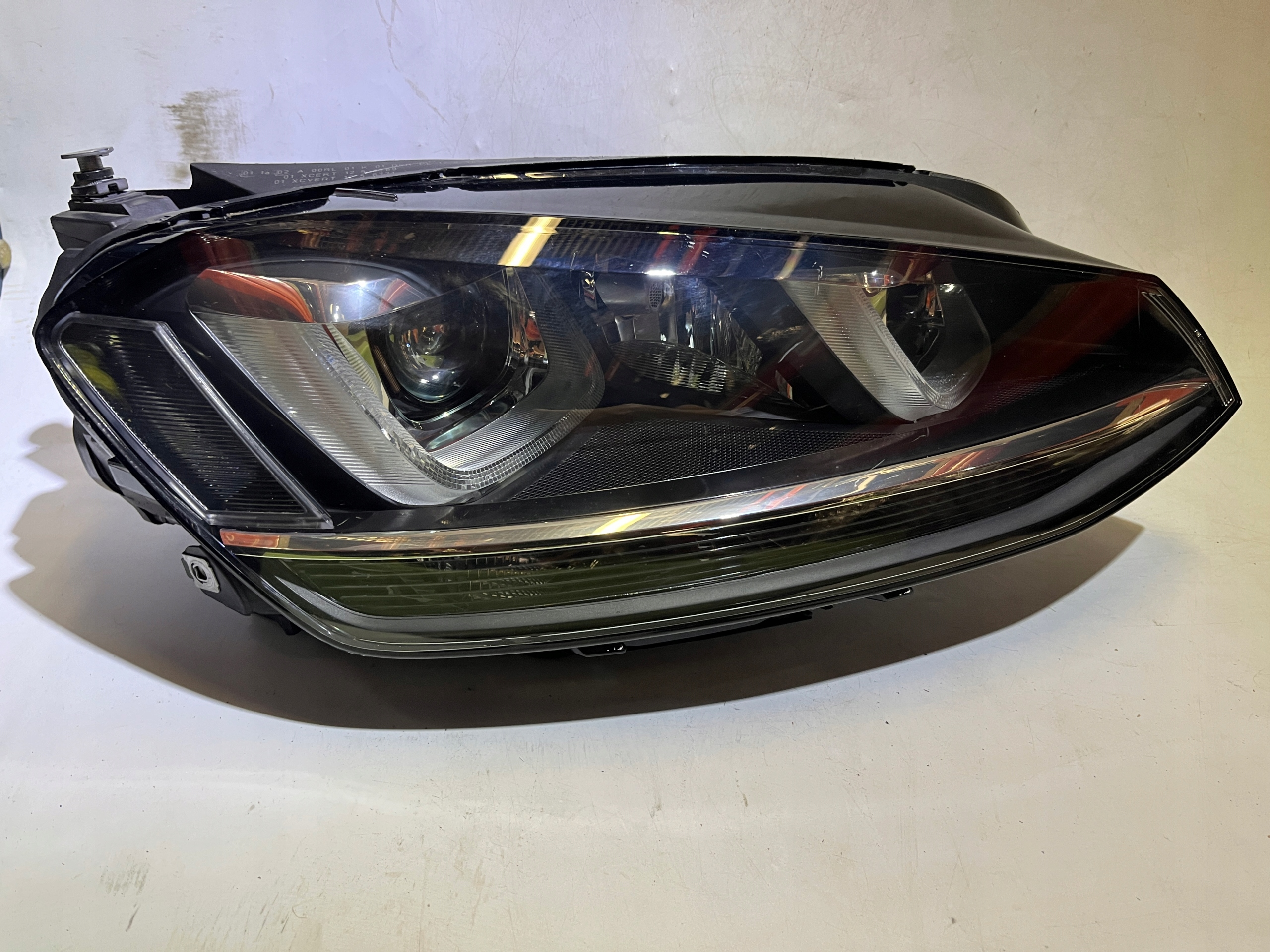 VOLKSWAGEN GOLF VII REFLEKTOR PRZÓD PRAWY LAMPA PRAWA XENON LED 5G1941034