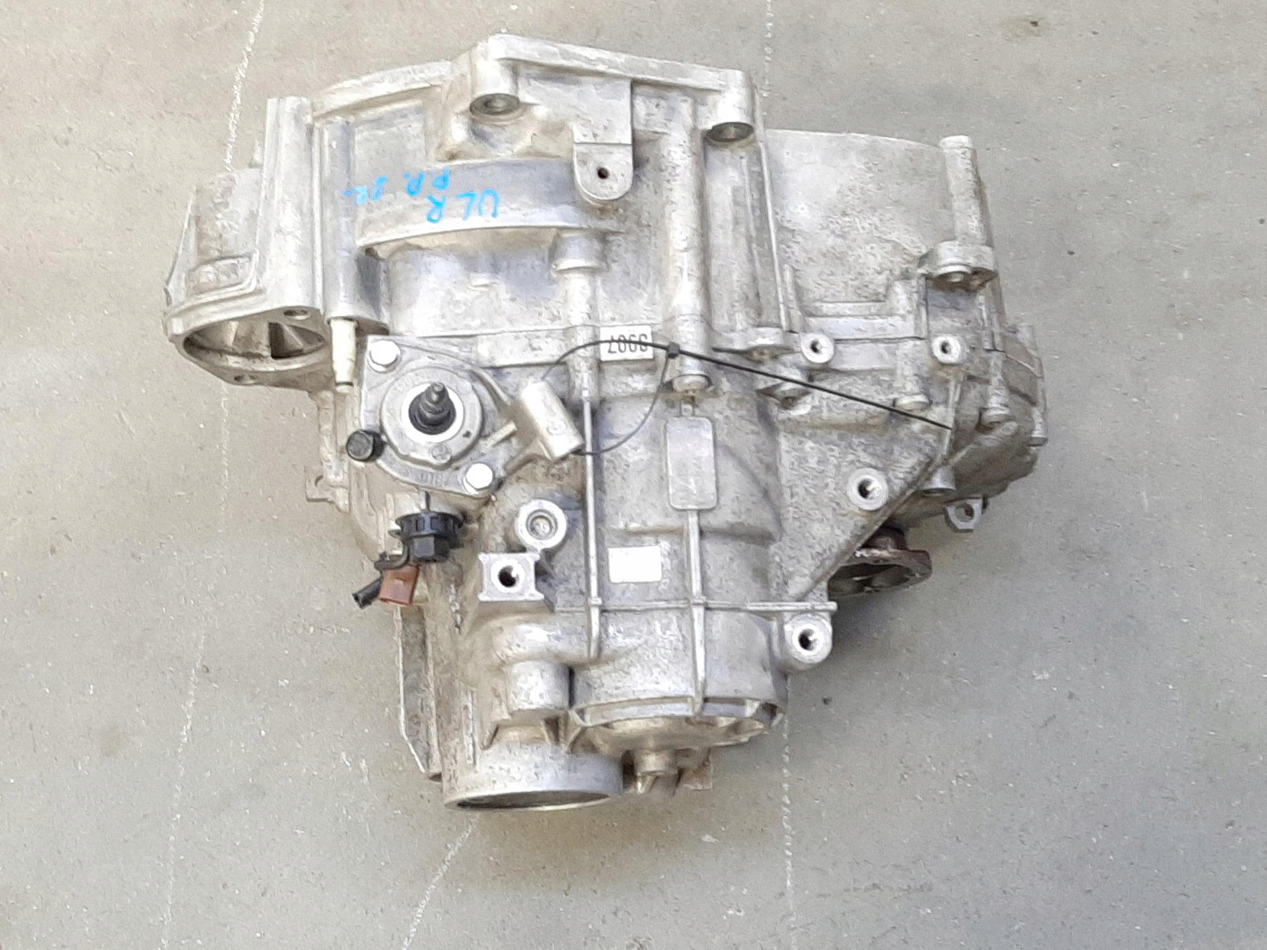 VW GOLF VIII SKRZYNIA BIEGÓW MANUALNA 6 BIEGÓW ULR