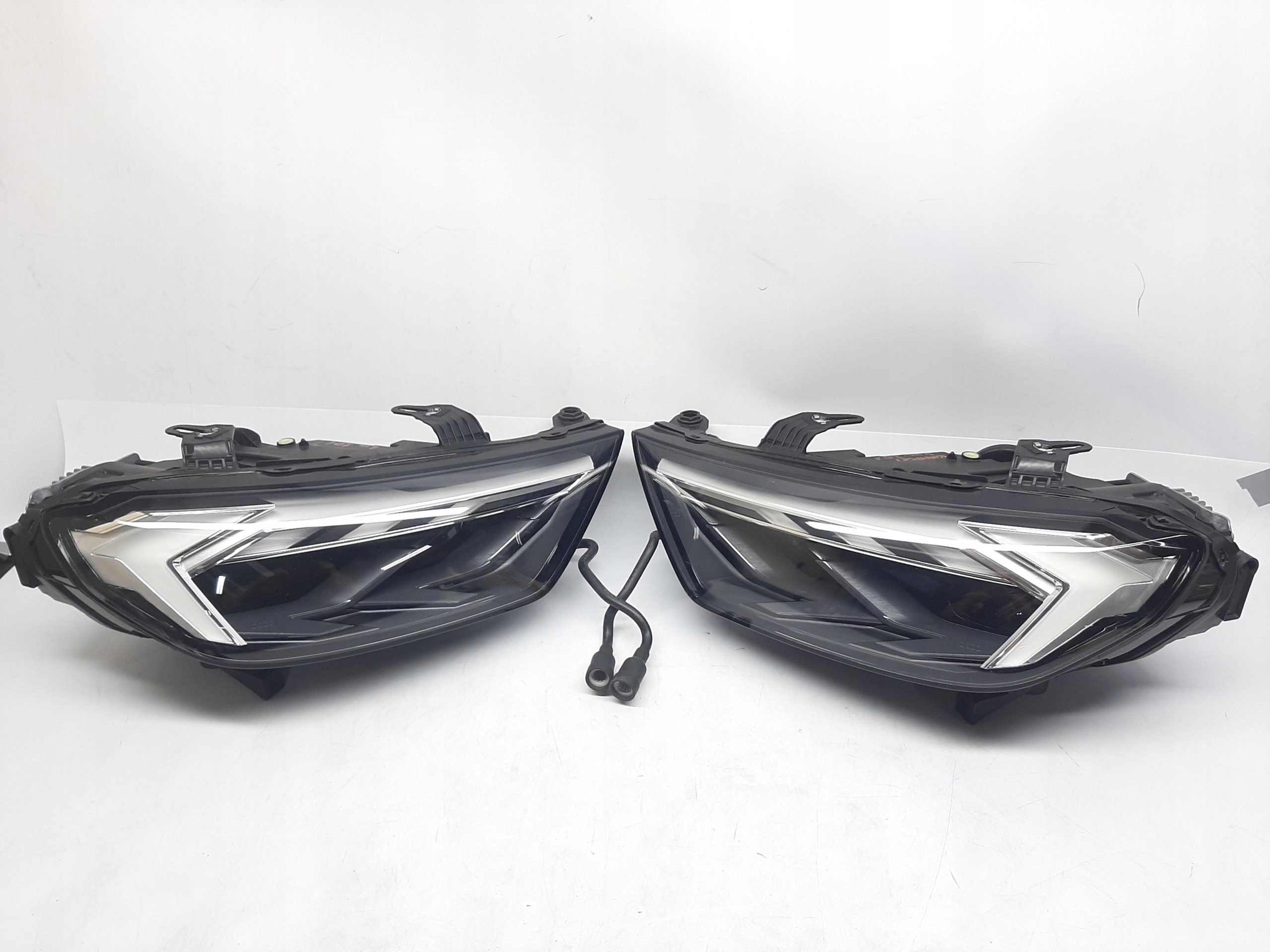 AUDI A1 LAMPA REFLEKTORY PRAWY LEWY PRZÓD PRZEDNI LED 82A941033 82A941034