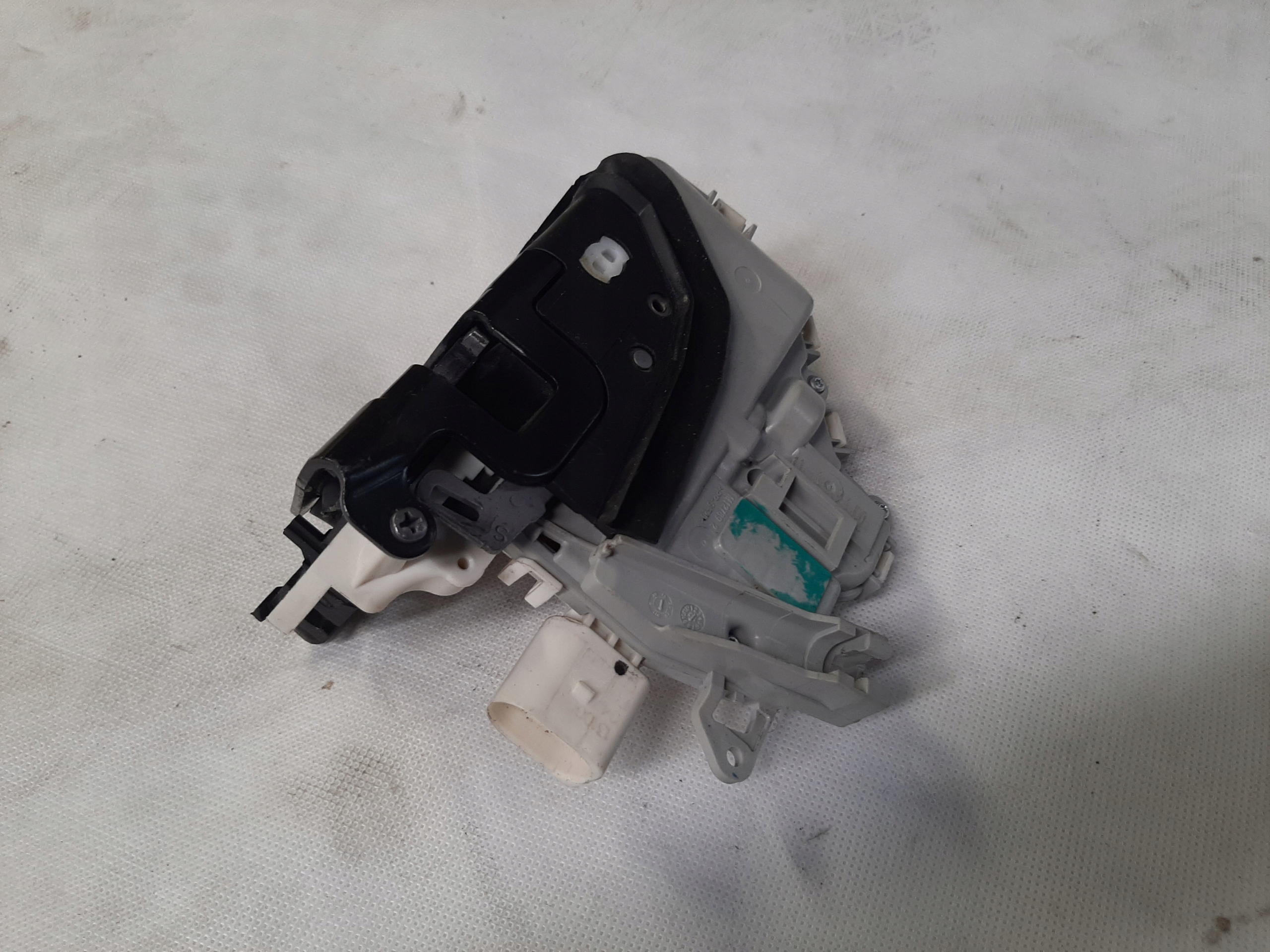 AUDI A5 8T ZAMEK DRZWI LEWY PRZÓD PRZEDNI 8J1837015D