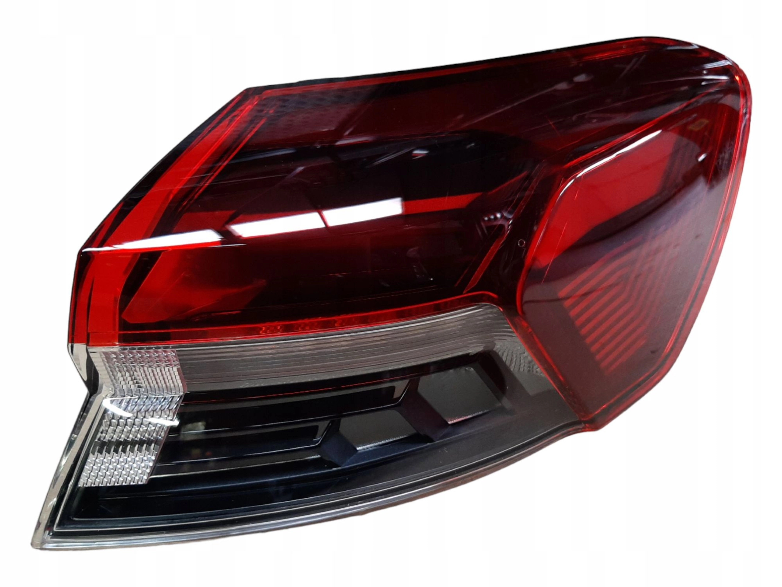 AUDI Q4 E-TRON LAMPA ZEWNĘTRZNA PRAWA 89A945092B idealna