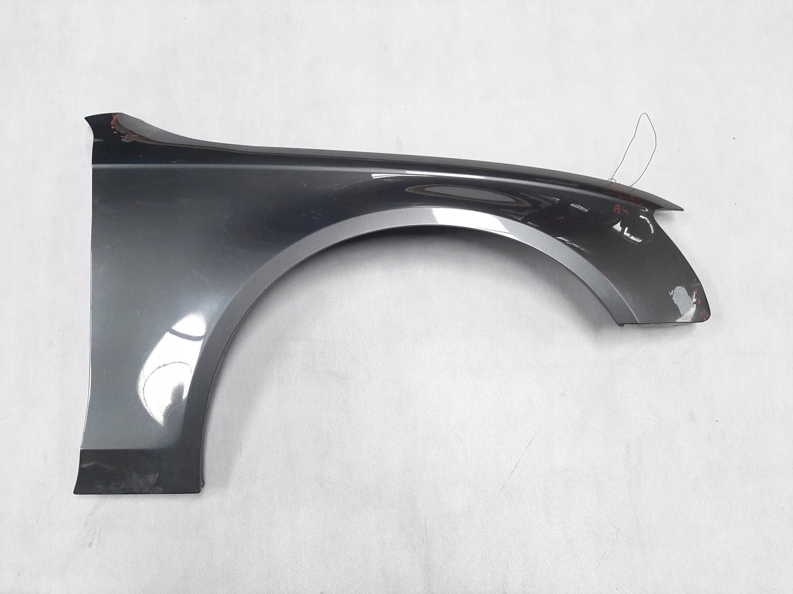 AUDI A4 B8 LIFT POSZYCIE BŁOTNIKA BŁOTNIK PRAWY PRZEDNI PRZÓD