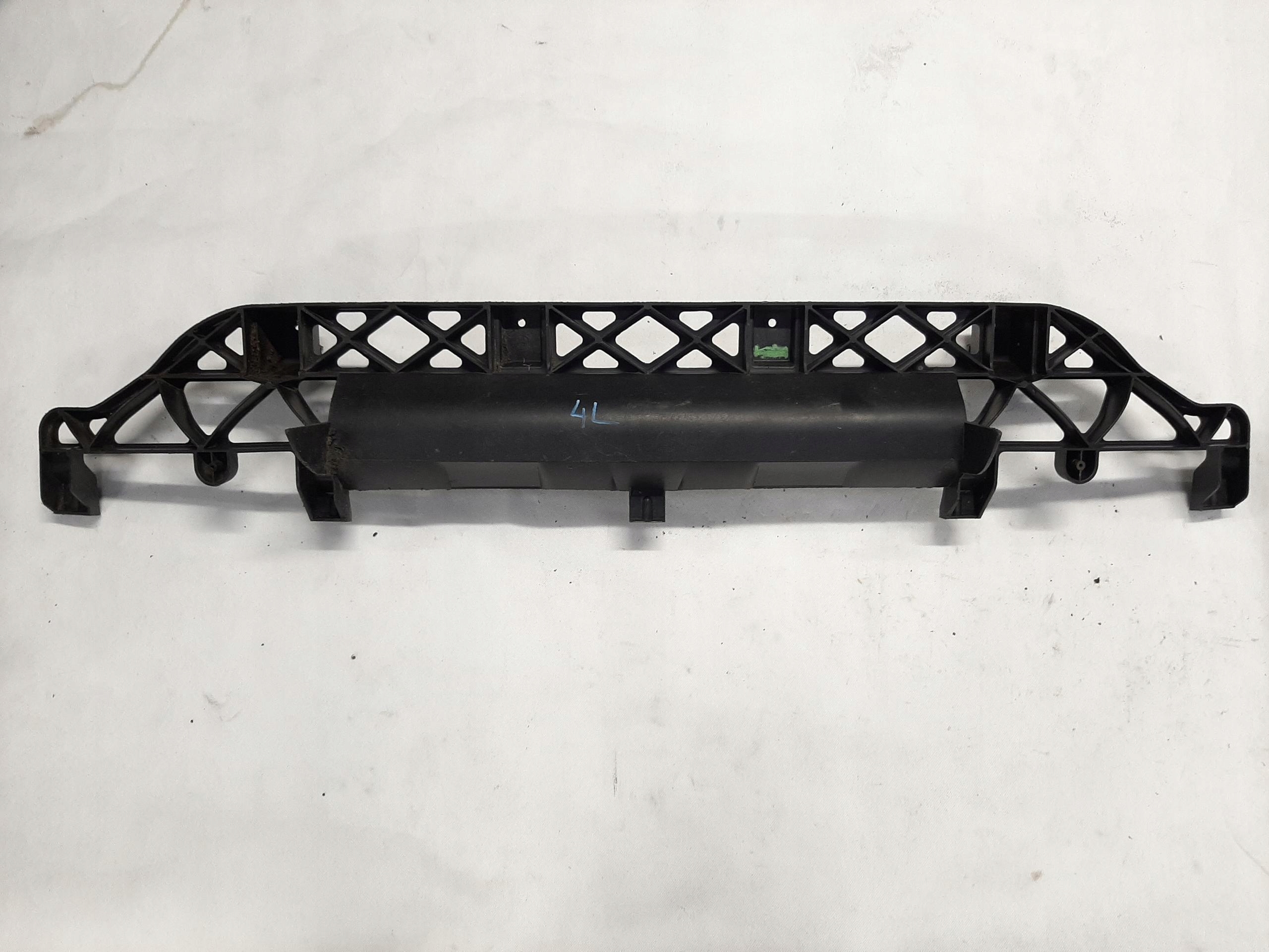 AUDI Q7 4L ŚLIZG MOCOWANIE ZDERZAKA TYŁ 4L0807329