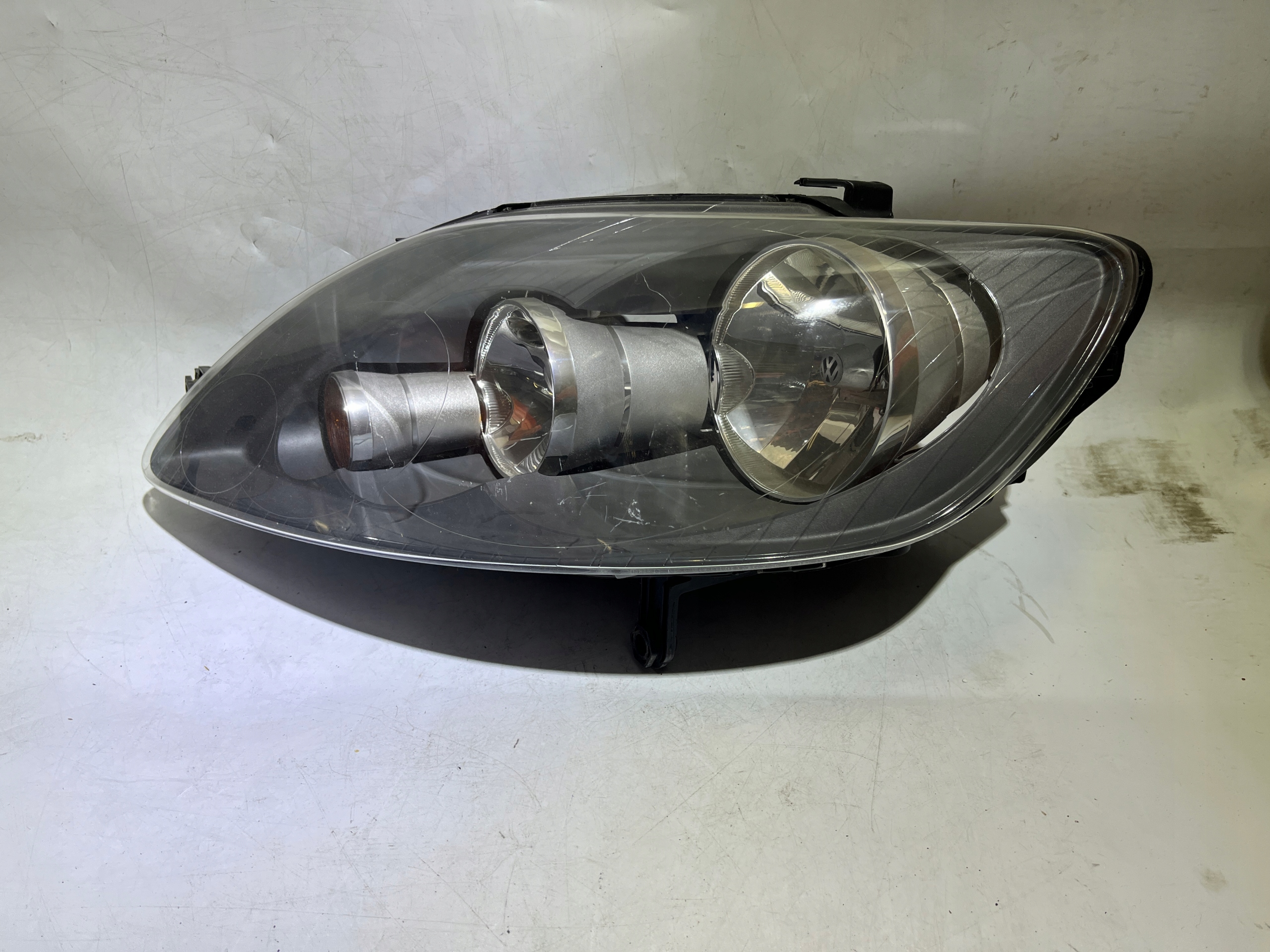 VOLKSWAGEN GOLF V PLUS REFLEKTOR PRZÓD LAMPA PRZEDNIA LEWA 5M1941005C