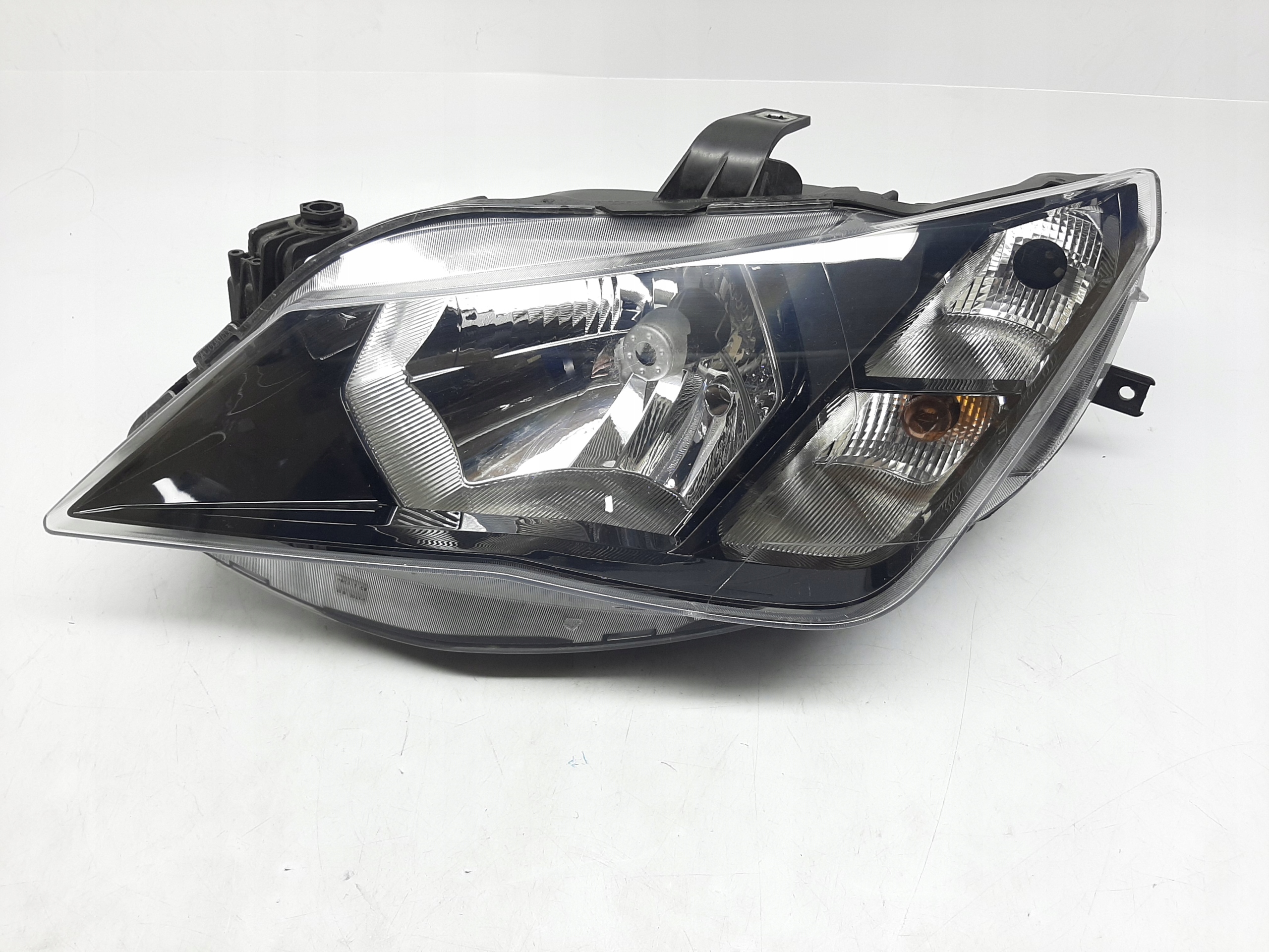 SEAT IBIZA IV LAMPA REFLEKTOR LEWY PRZÓD PRZEDNI 6J1941021K