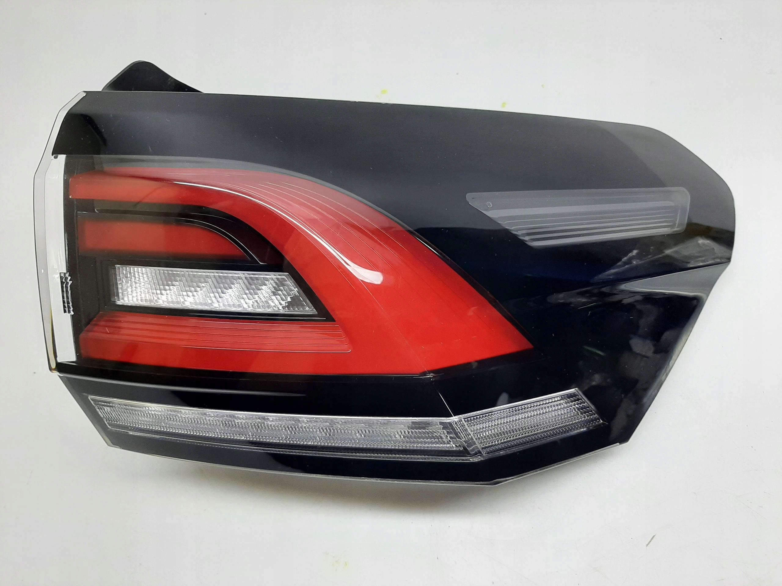 VW TAIGO LAMPA PRAWA TYLNA TYŁ LED 2G7945096