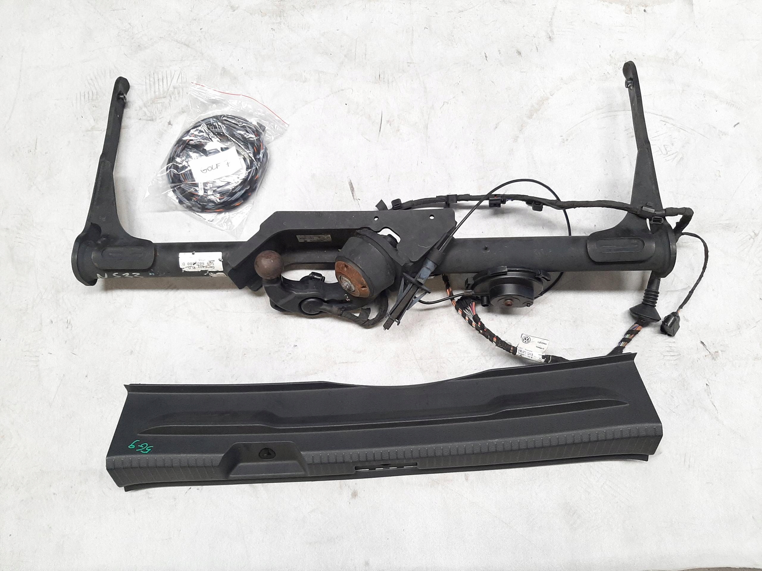 VW GOLF COMBI VARIANT HAK HOLOWNICZY ZACZEP PRZYCZEPY 5G9803880D