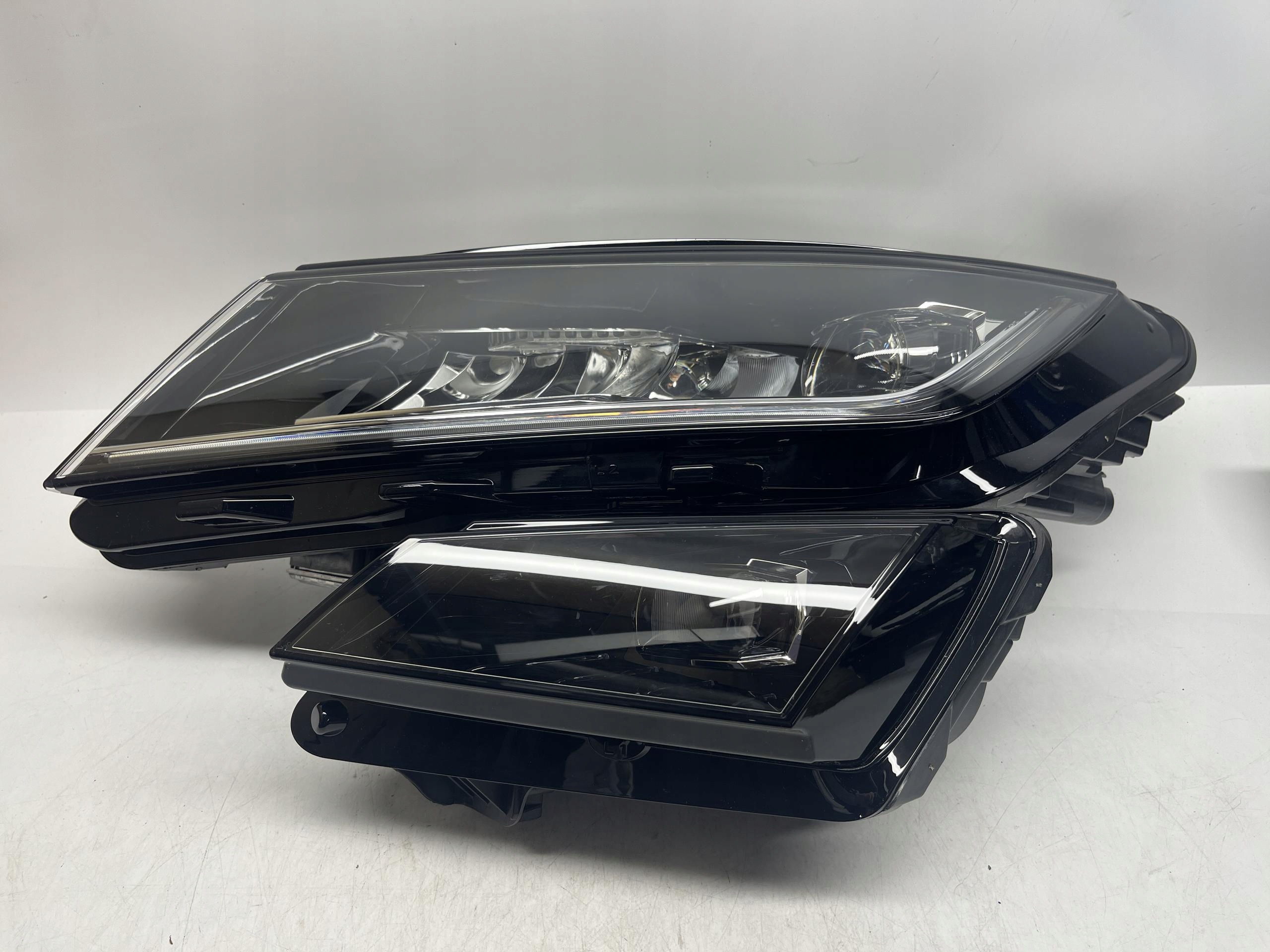 SKODA Kodiaq Reflektor Lampra Przód Lewy Led 566941015C