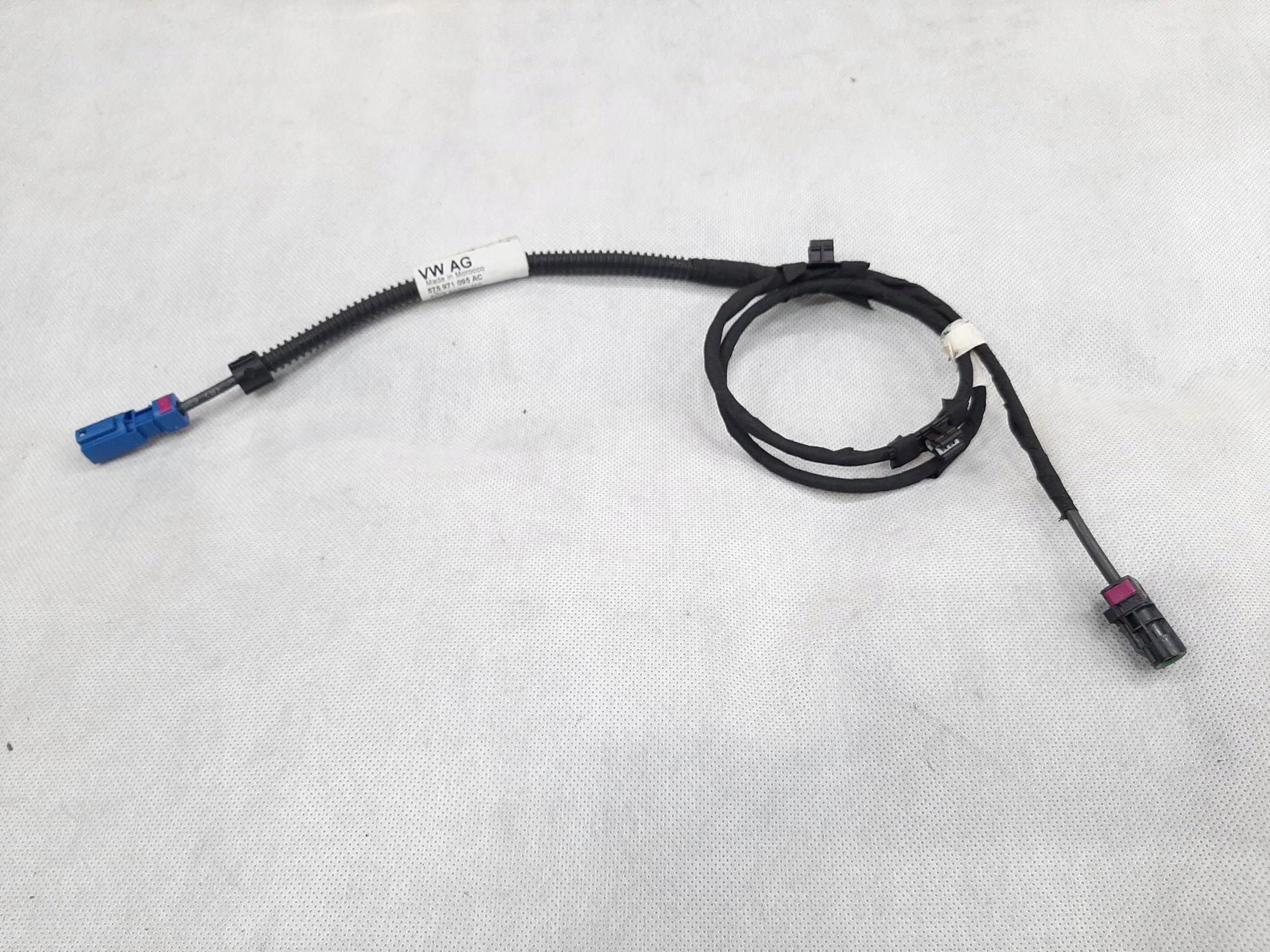 SEAT ATECA WIĄZKA ZDERZAKA PRZEDNIEGO 575971095AC