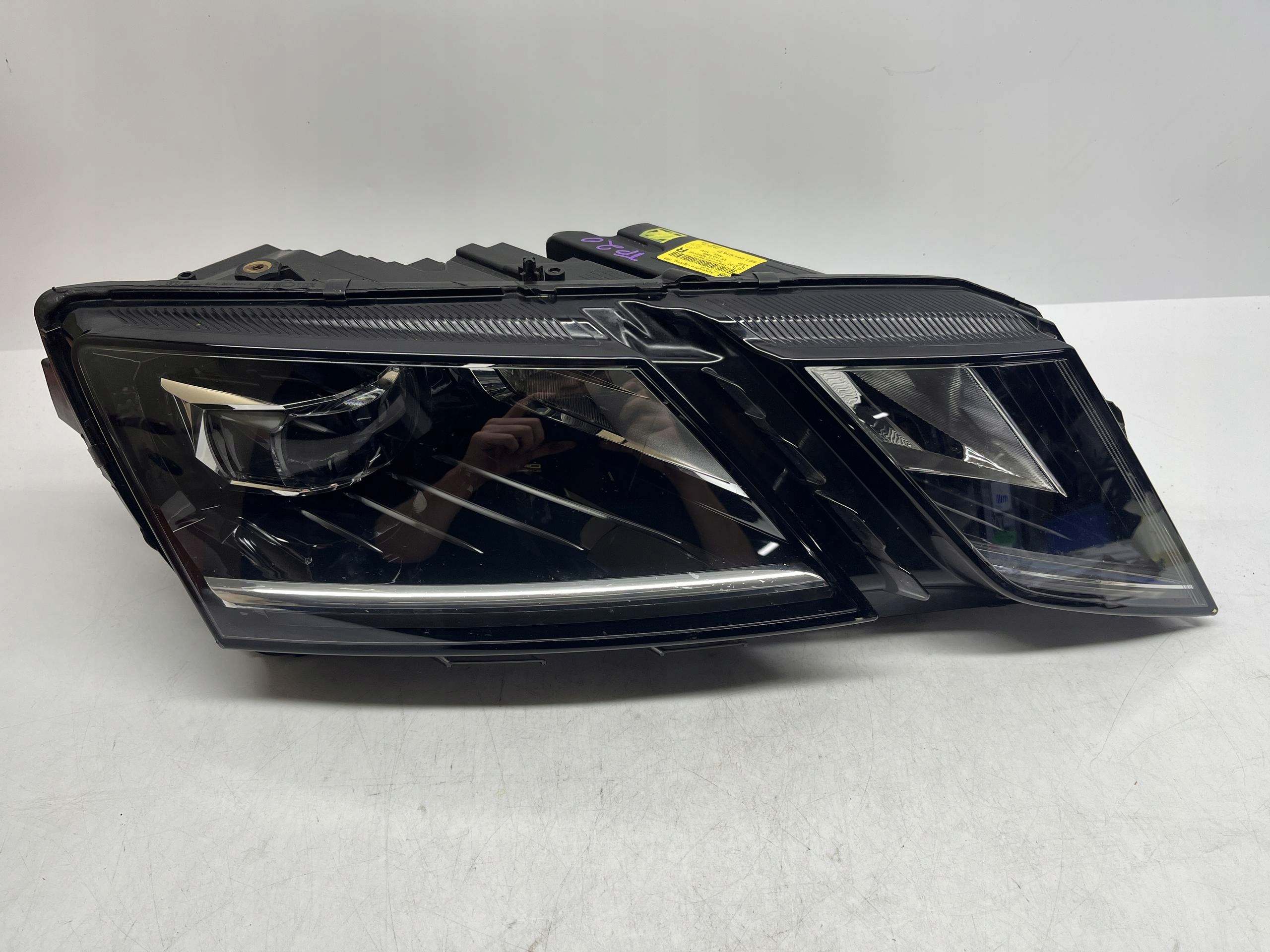 SKODA Octavia Reflektor Lampa Przód PRAWY LED 5E1941016D