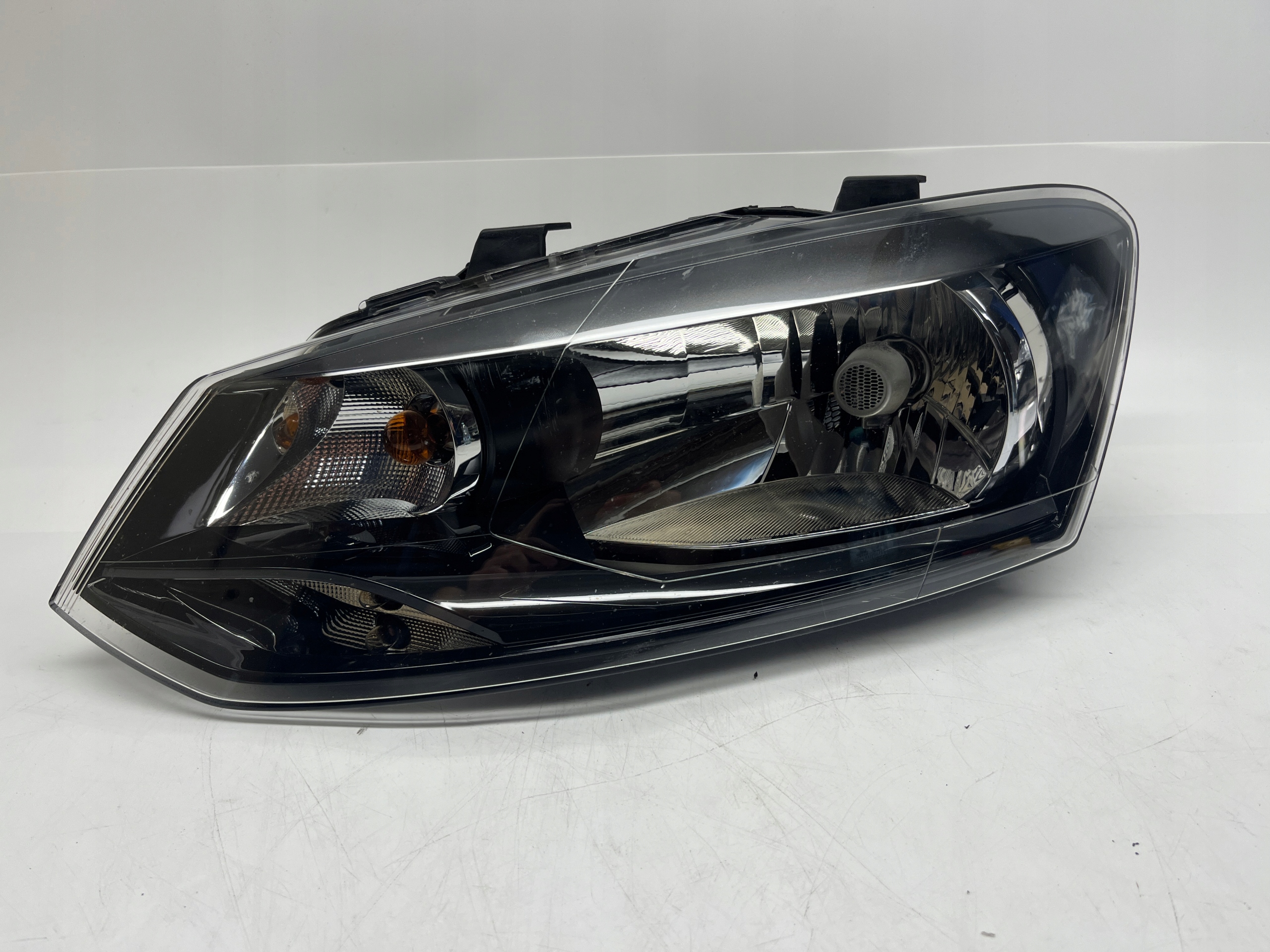 Volkswagen Polo V 5 Reflektor Lampa Przednia Lewa 6R1941015E