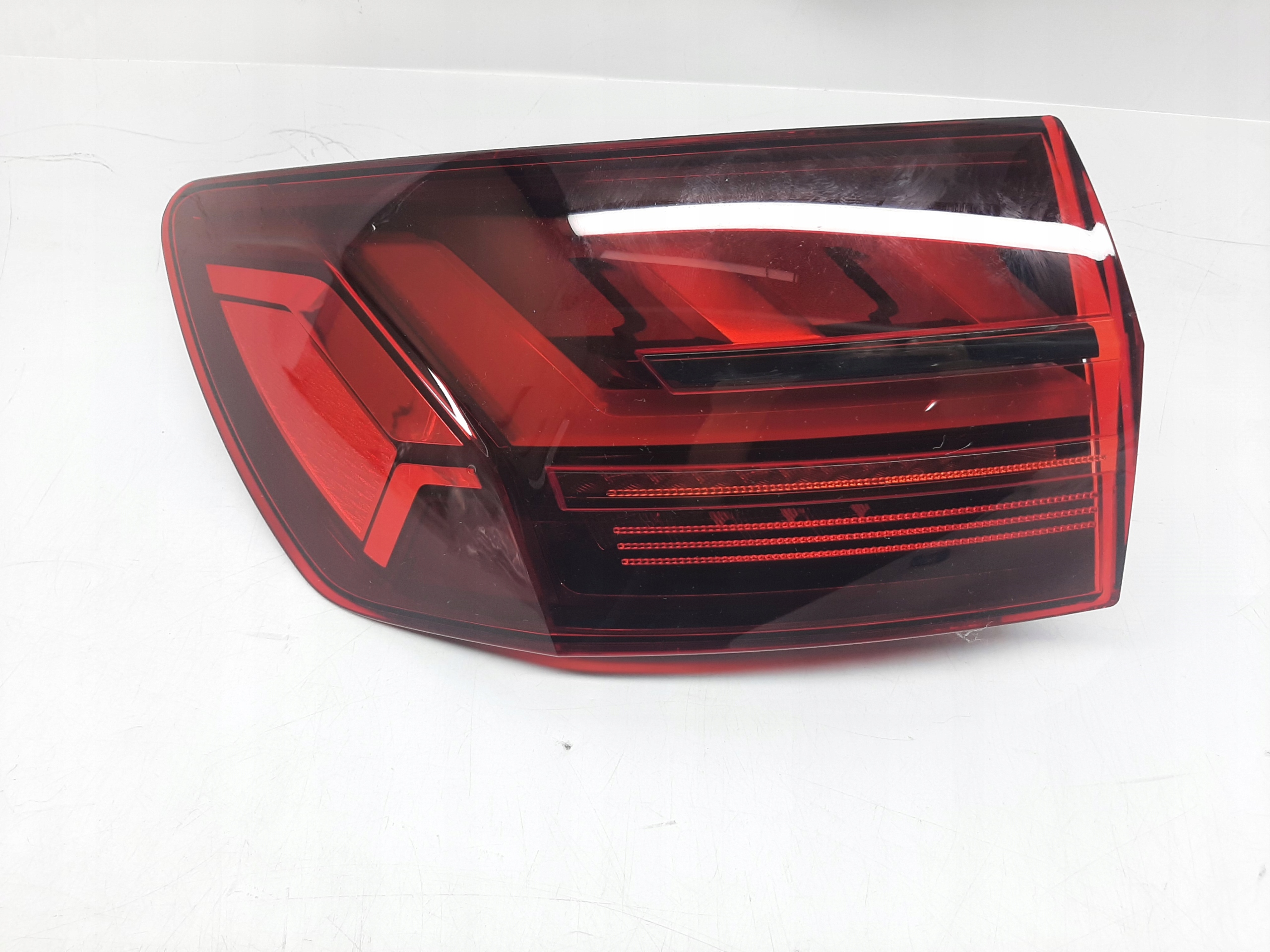 AUDI A4 B9 AVANT LIFT LAMPA TYŁ TYLNA LEWA LEWY LED 8W9945091AC