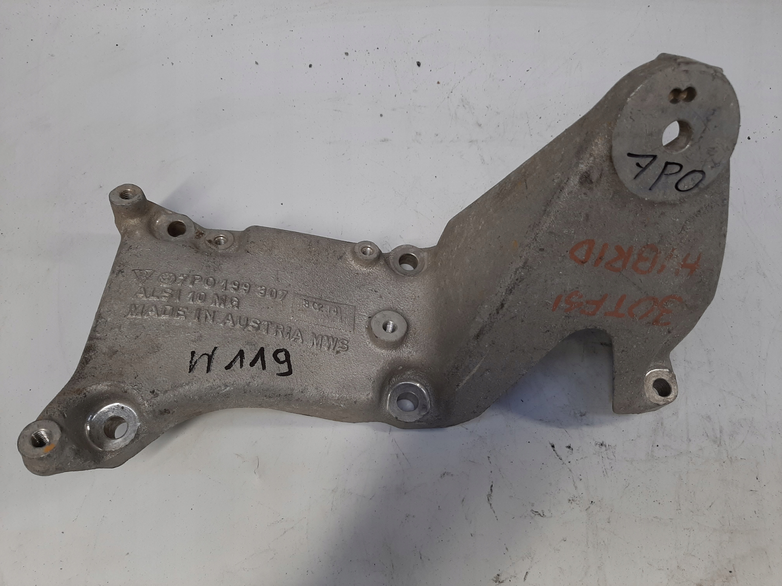 VW AUDI ŁAPA PODPORA STELAŻ MOCOWANIE 7PO199307