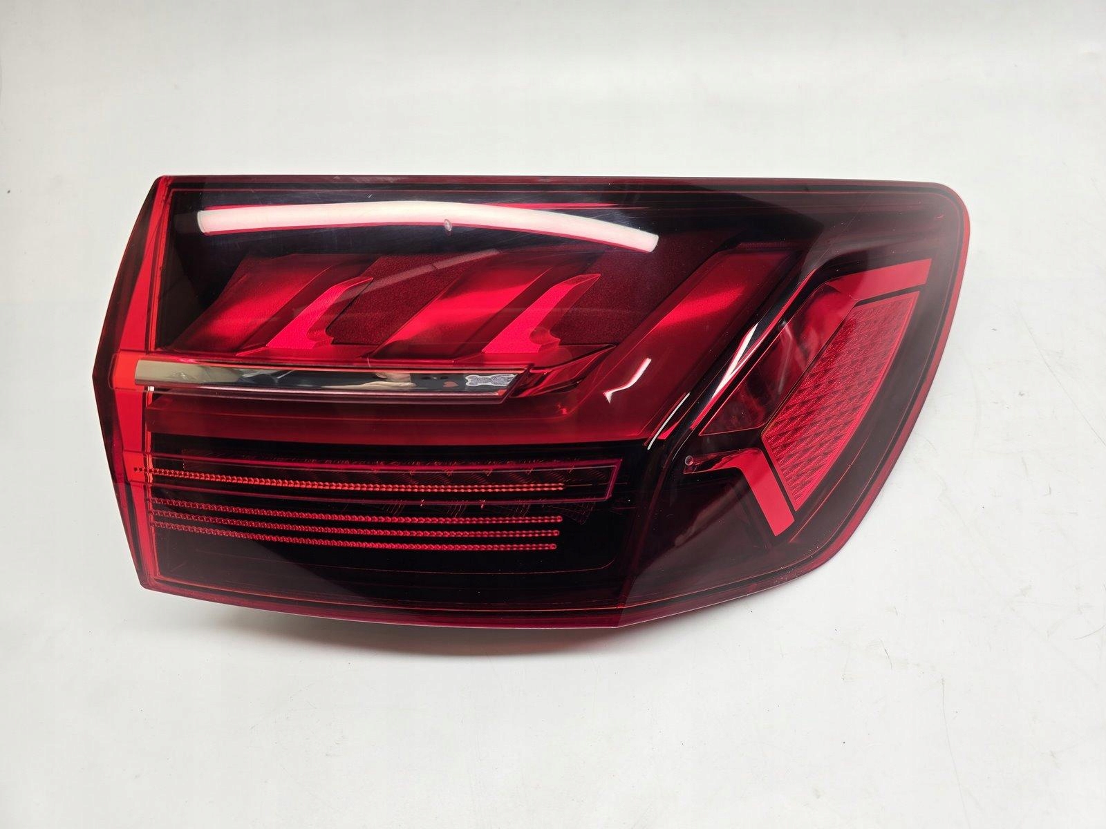 AUDI A4 B9 LIFT AVANT LAMPA PRAWA TYLNA TYŁ LED 8W9945092AC