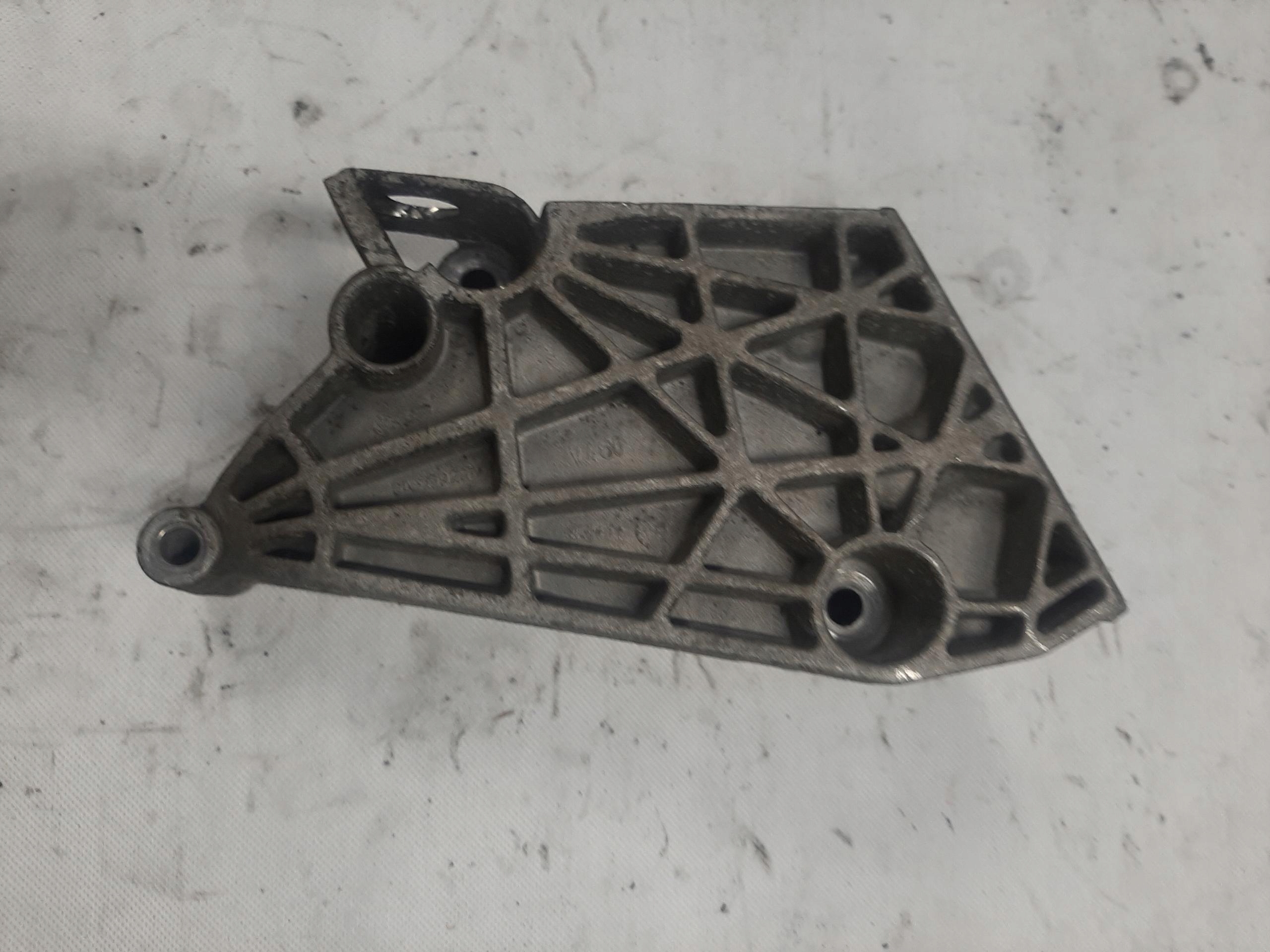 VW POLO V 6R SEAT IBIZA III 1.4 TDI ŁAPA MOCOWANIE SILNIKA 045199207