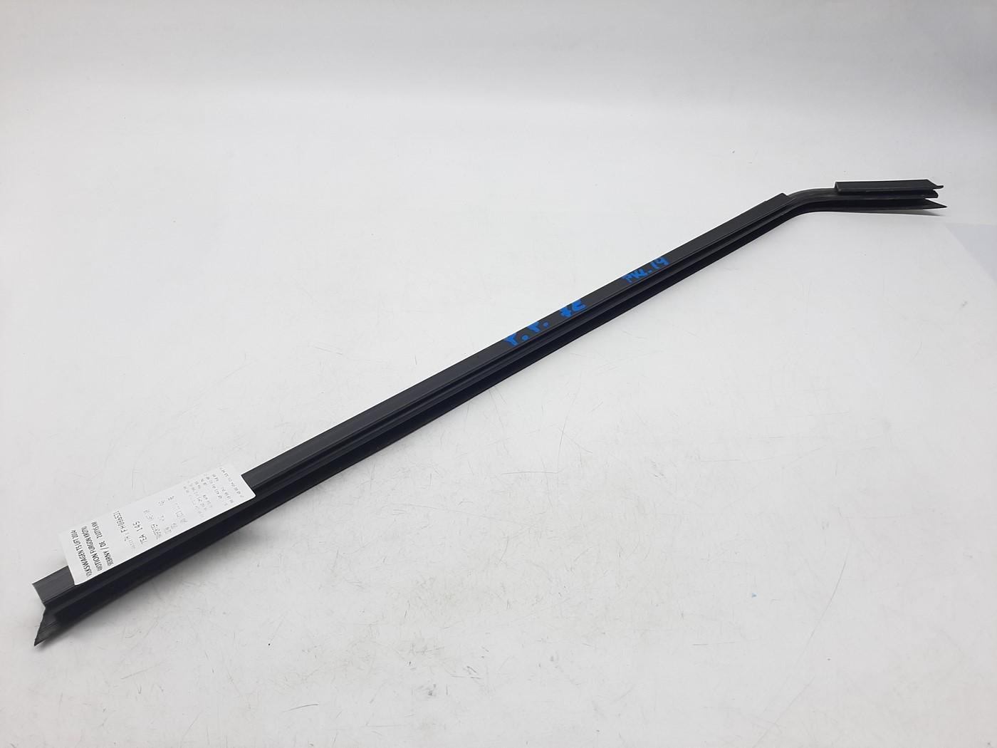 VW TRANSPORTER T5 LIFT 09- LISTWA ZGARNIAJĄCA PRAWA WEWNĘTRZNA 7H0837472B