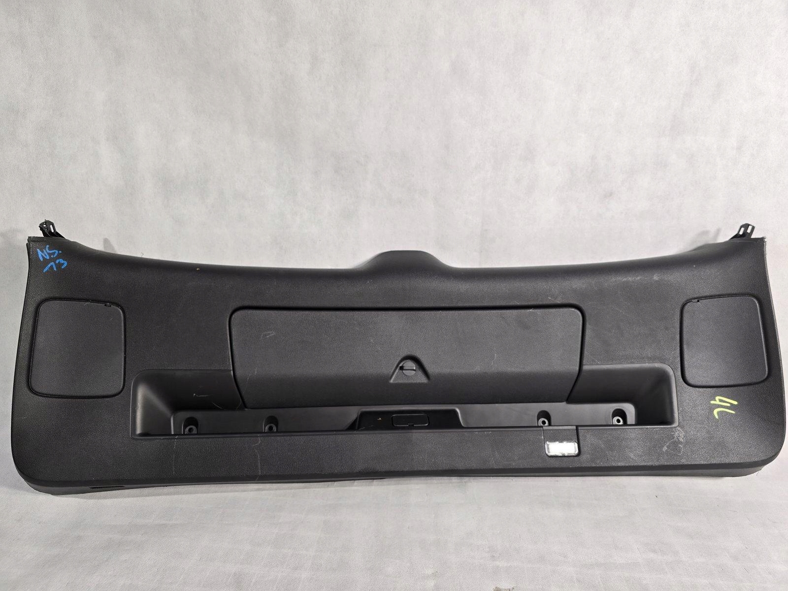AUDI Q7 4L OSŁONA TAPICERKA KLAPY BAGAŻNIKA 4L0867973D 4L0867973G