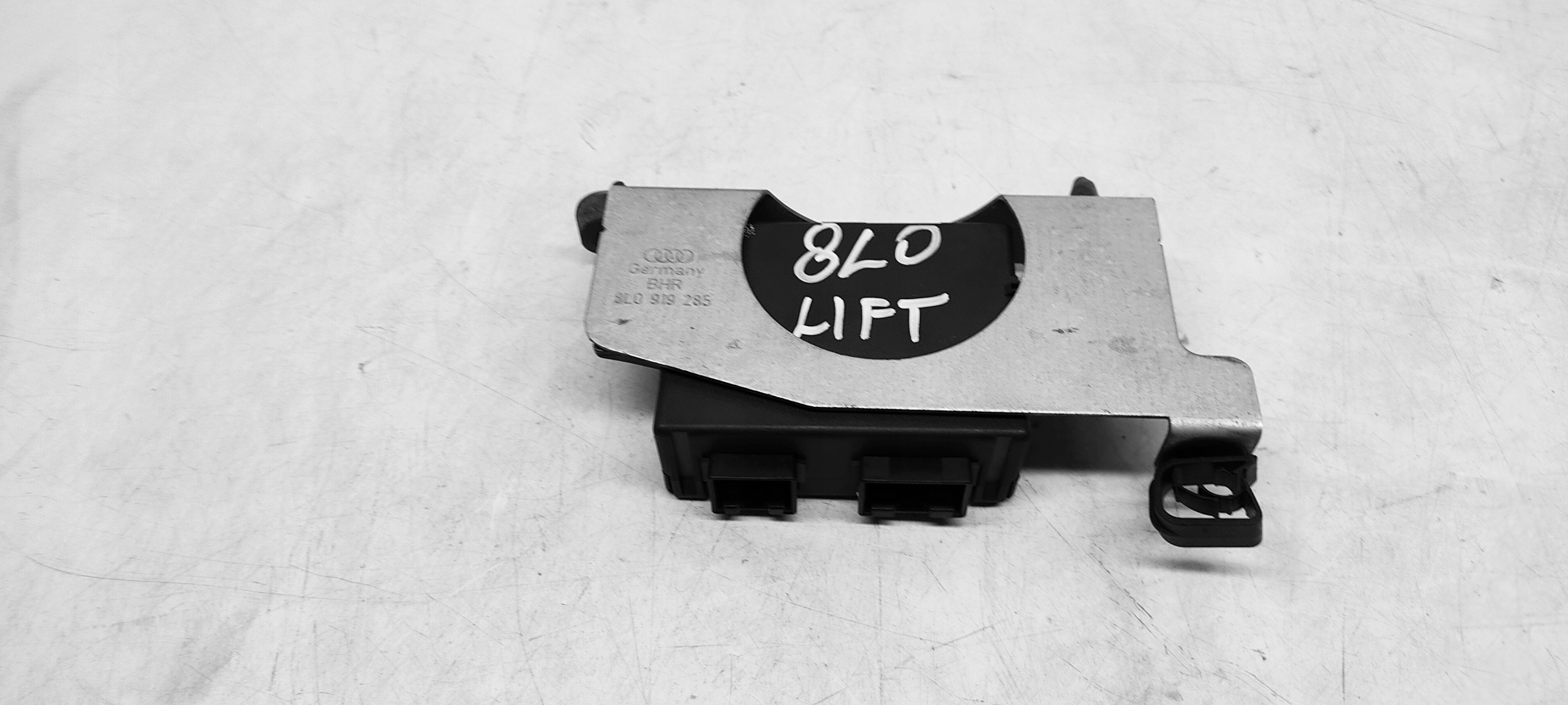 AUDI A3 8L LIFT MODUŁ STEROWNIK PDC CZUJNIKÓW PARKOWANIA 4B091928