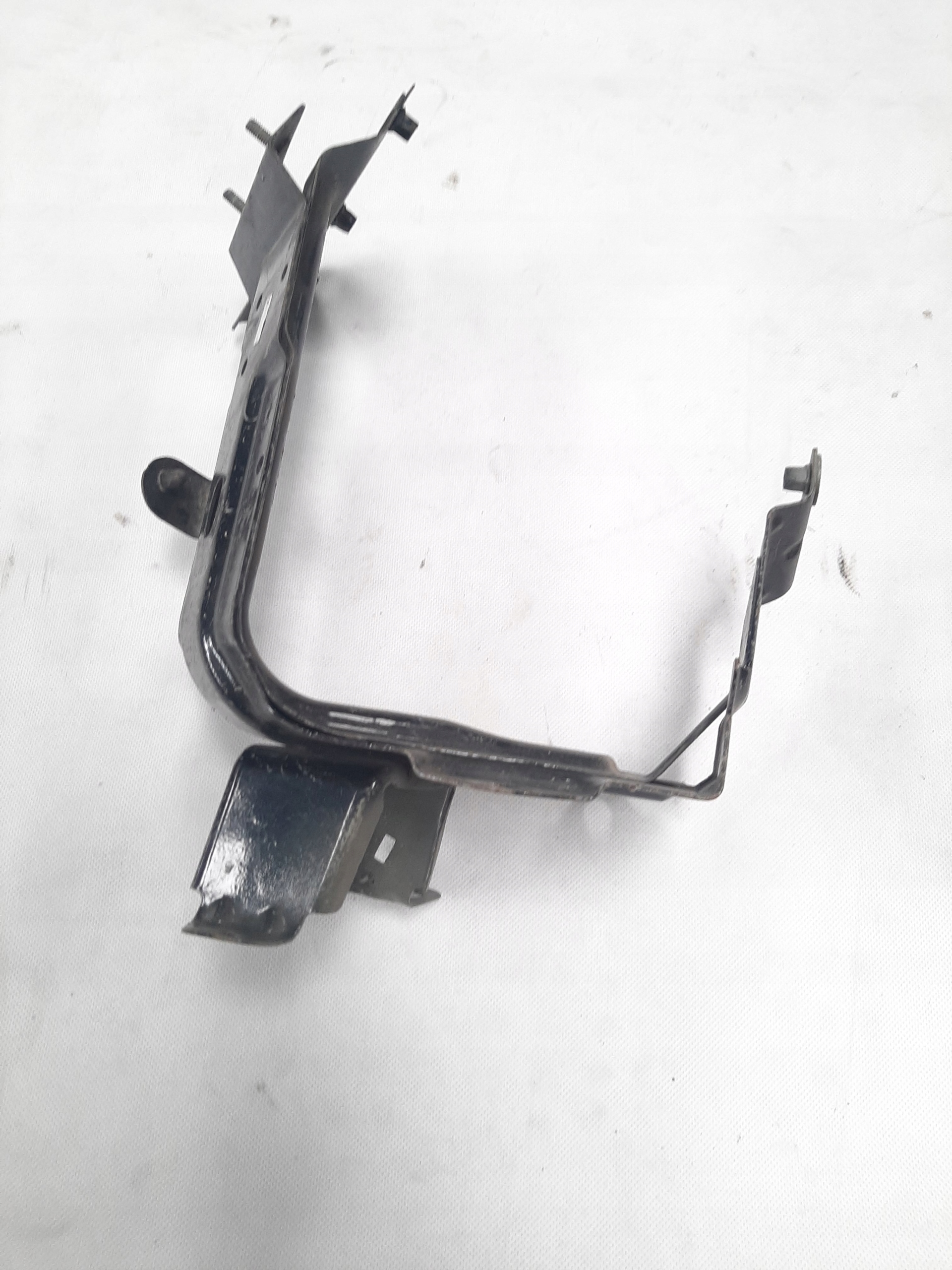 AUDI Q7 4M UCHWYT MOCOWANIE BŁOTNIKA PRAWY PRZÓD 4M0821138B