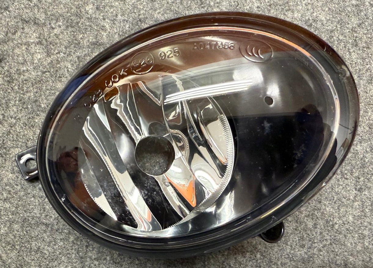 VW TOUAREG HALOGEN LAMPA PRZECIWMGIELNA 7P6941700
