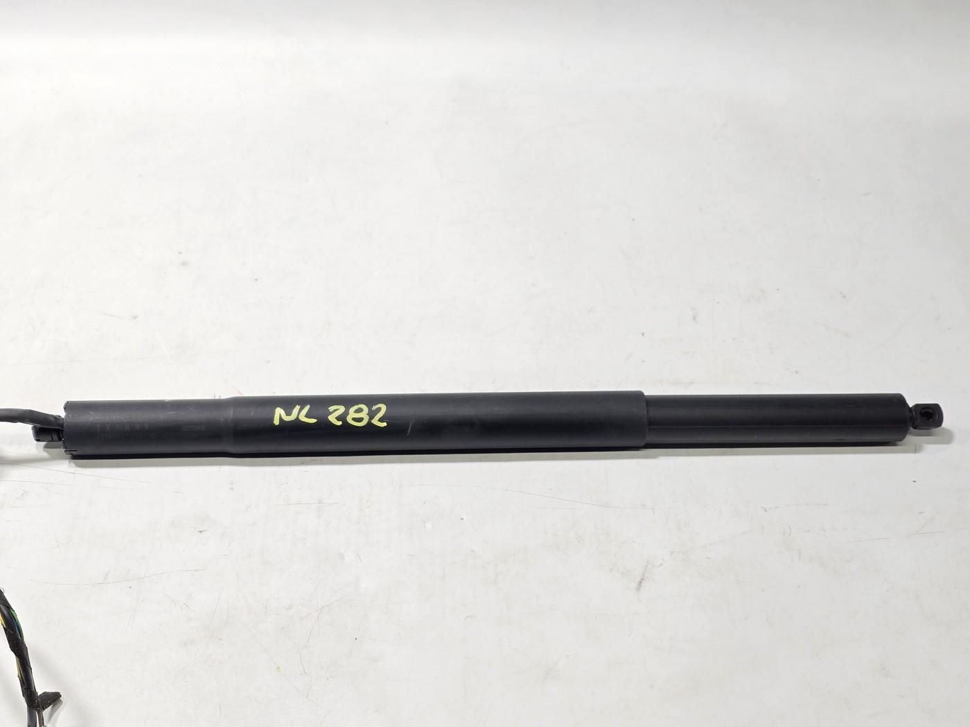 BMW G05 F95 SIŁOWNIK ELEKTRYCZNY KLAPY 7441799