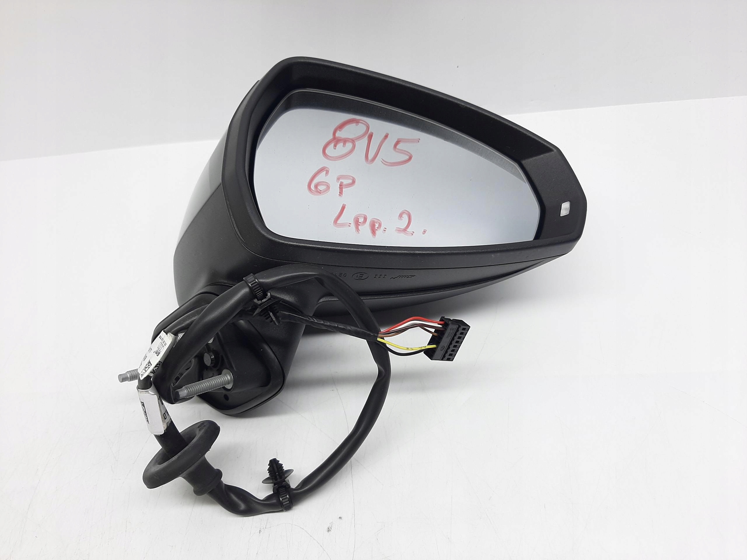 AUDI A3 8V LUSTERKO ZEWNĘTRZNE PRAWE 6 PIN EUROPA 8V5857410