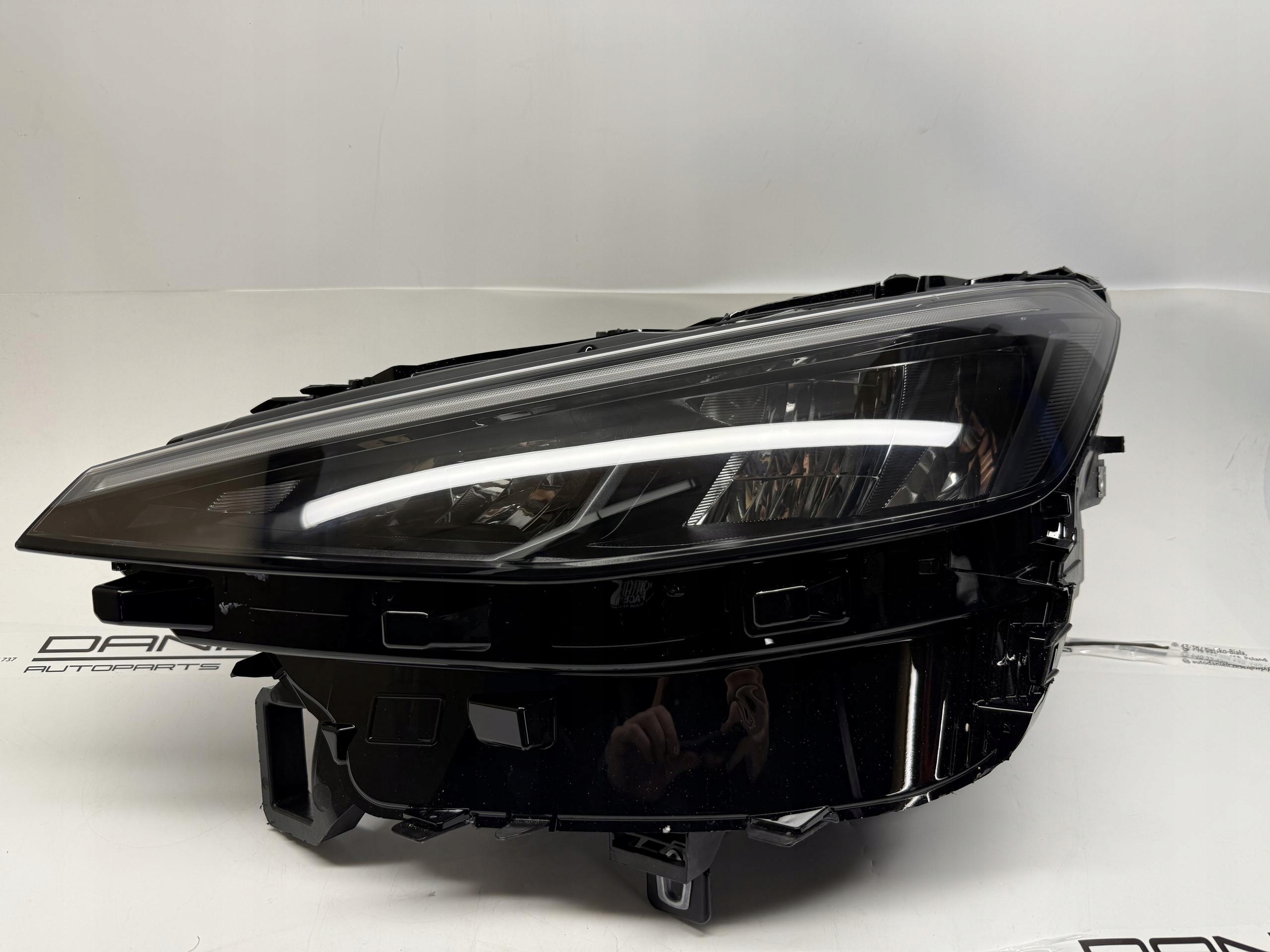 VW T-ROC 2025 -> REFLEKTOR LAMPA LEWY PRZÓD LED 2GV941005