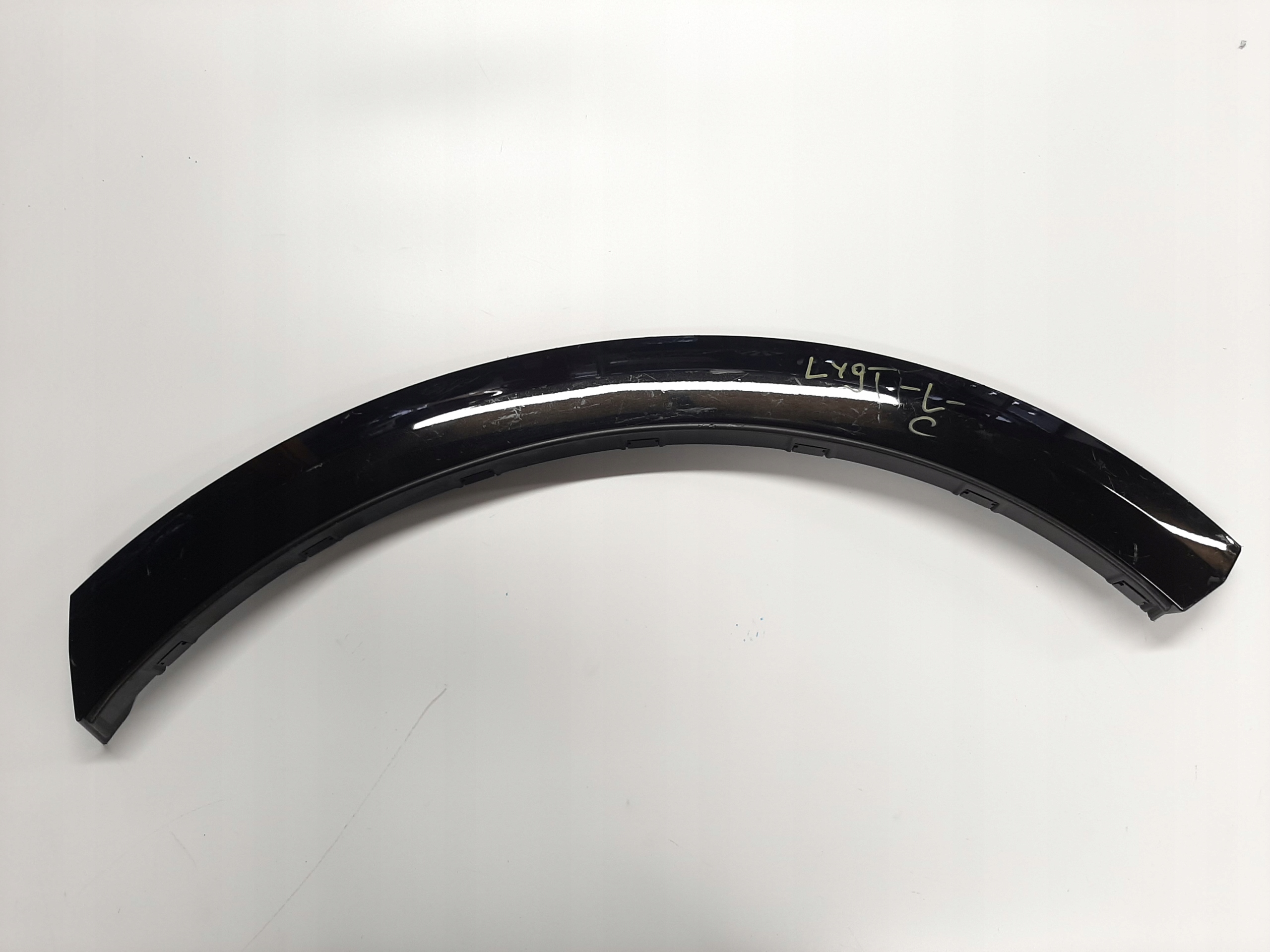 AUDI RSQ8 NAKŁADKA LISTWA BOCZNA BŁOTNIKA LEWY TYŁ LY9T 4M8853817C