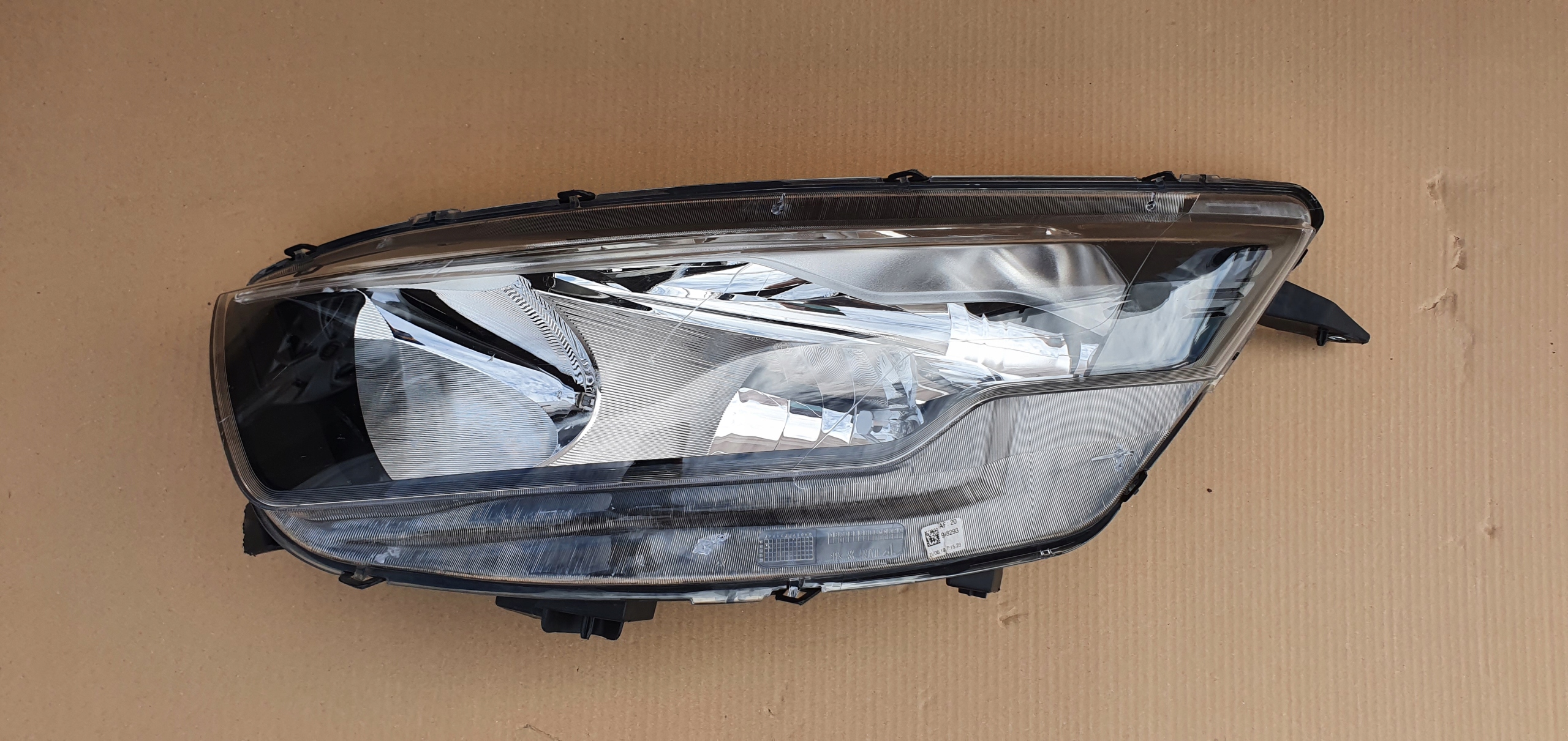 IVECO DAILY IV REFLEKTOR LAMPA PRZÓD PRZEDNIA LEWA 05802476874
