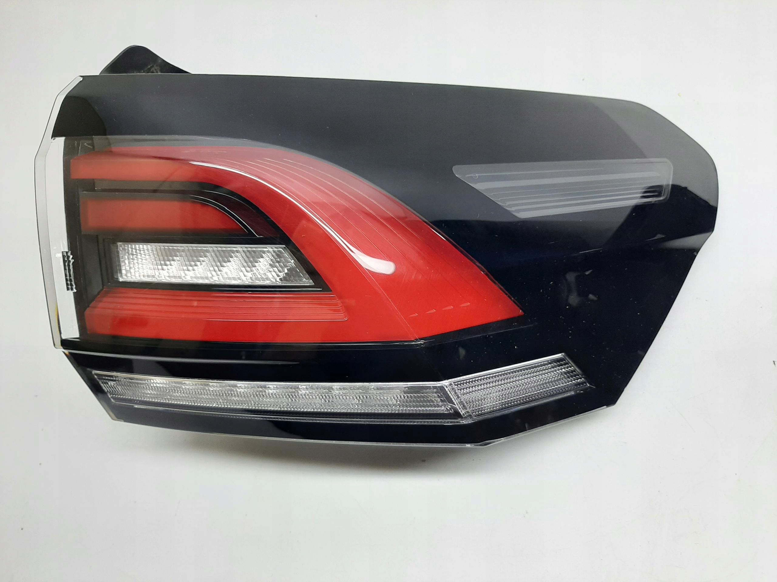 VW TAIGO LAMPA PRAWA TYLNA TYŁ LED 2G7945096