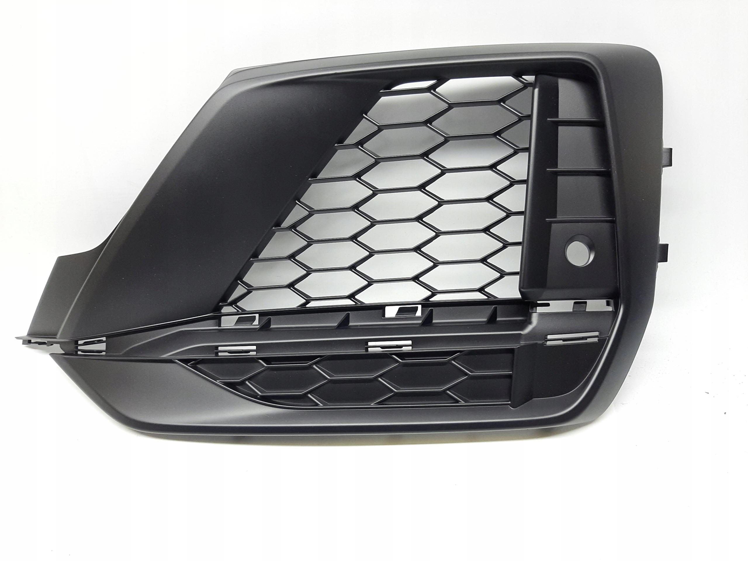 Audi Q2 SQ2 Kratka Atrapa Zaślepka Zderzaka LEWA 81A807681S