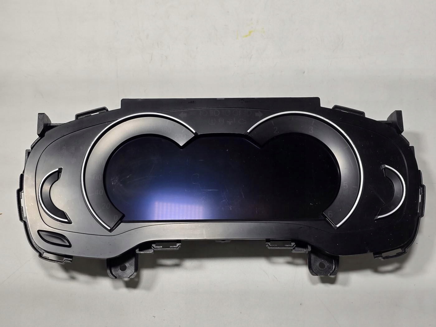 BMW G01 G02 G20 G21 G30 G31 LICZNIK LED 9392558